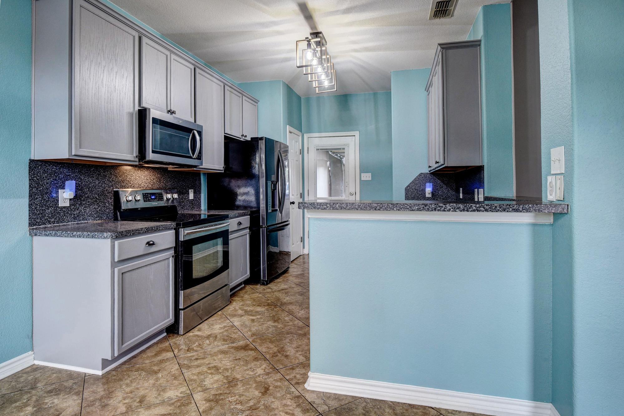 340 Rose Mayer Loop, La Grange, TX 78945