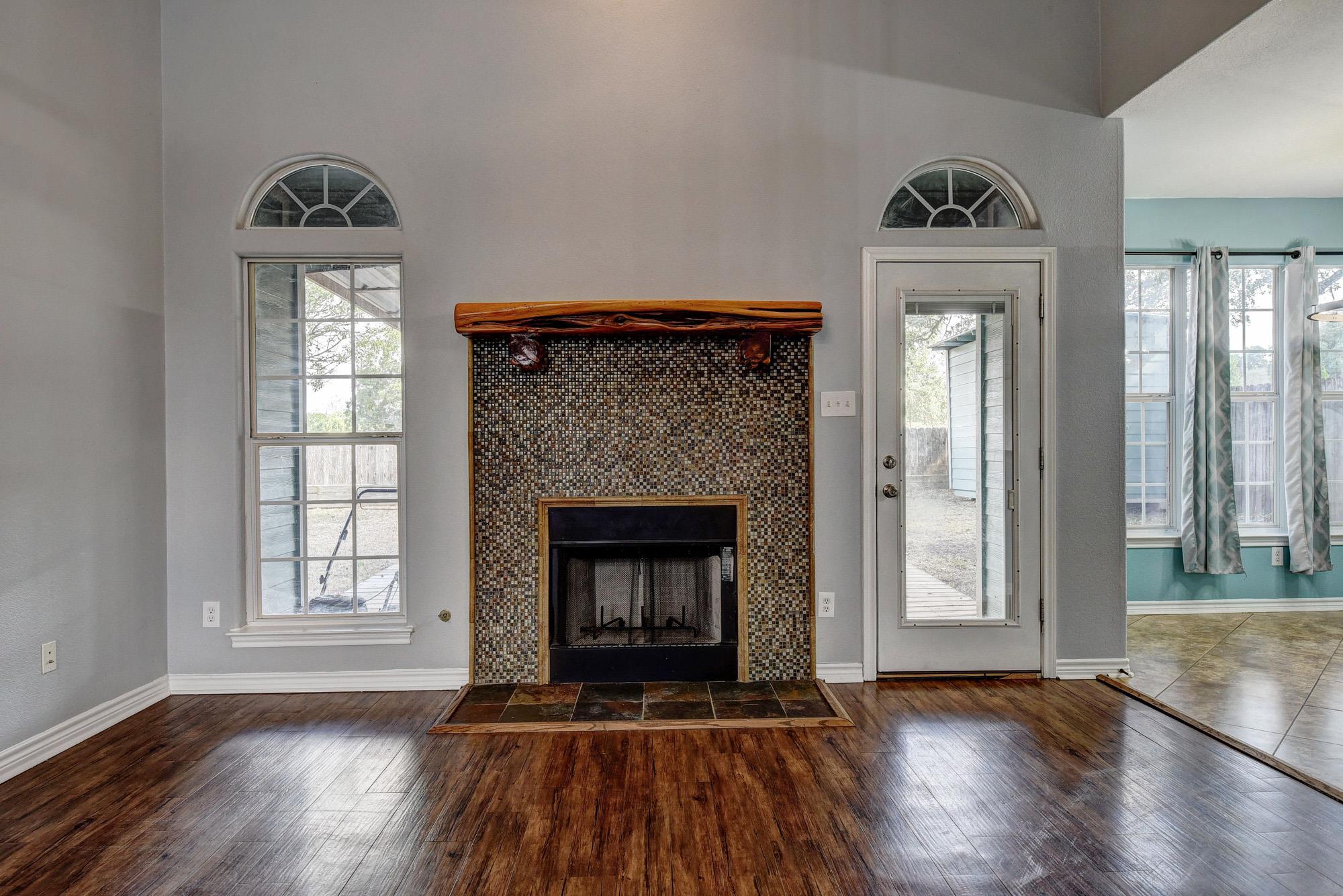 340 Rose Mayer Loop, La Grange, TX 78945