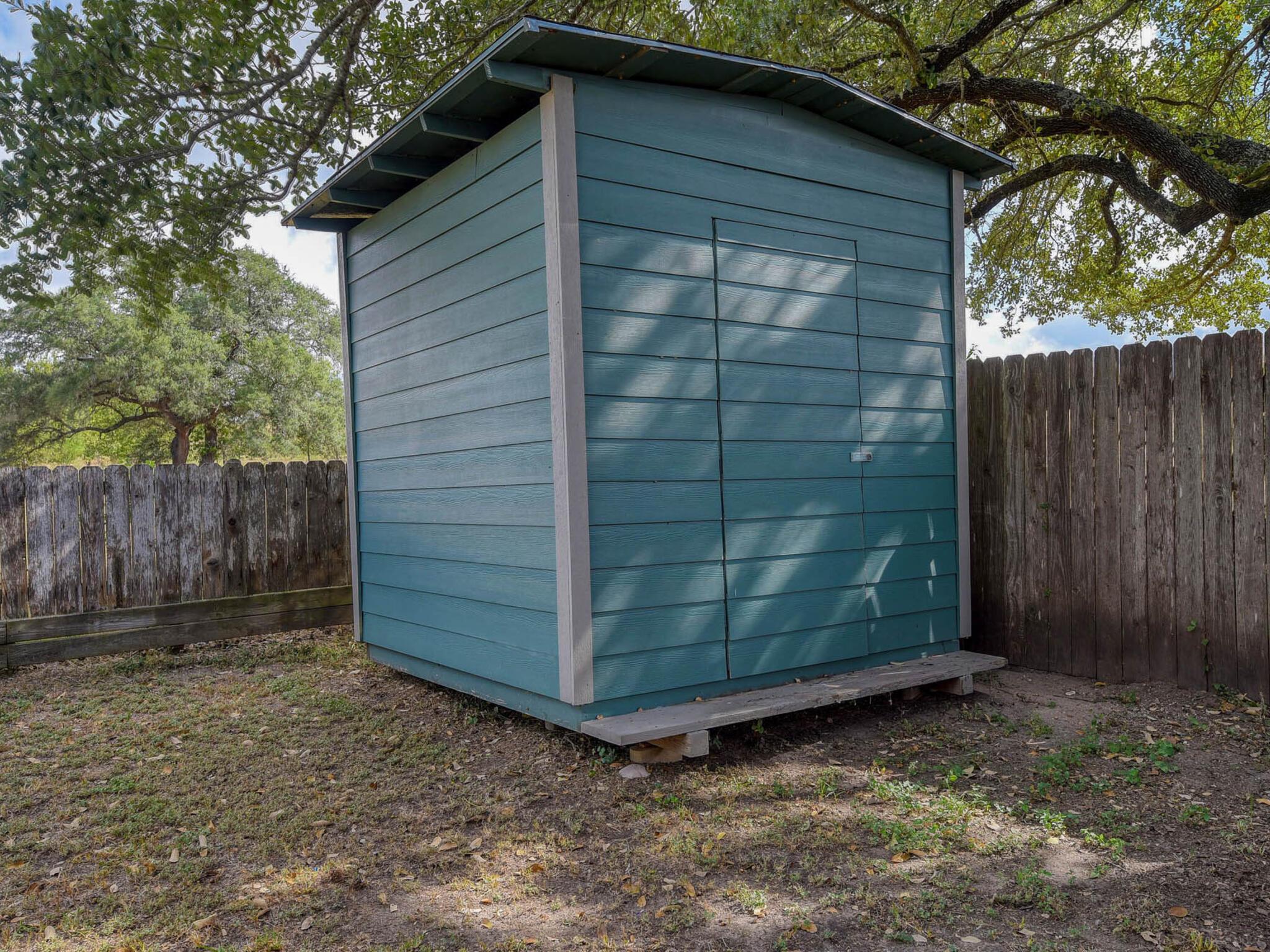 340 Rose Mayer Loop, La Grange, TX 78945