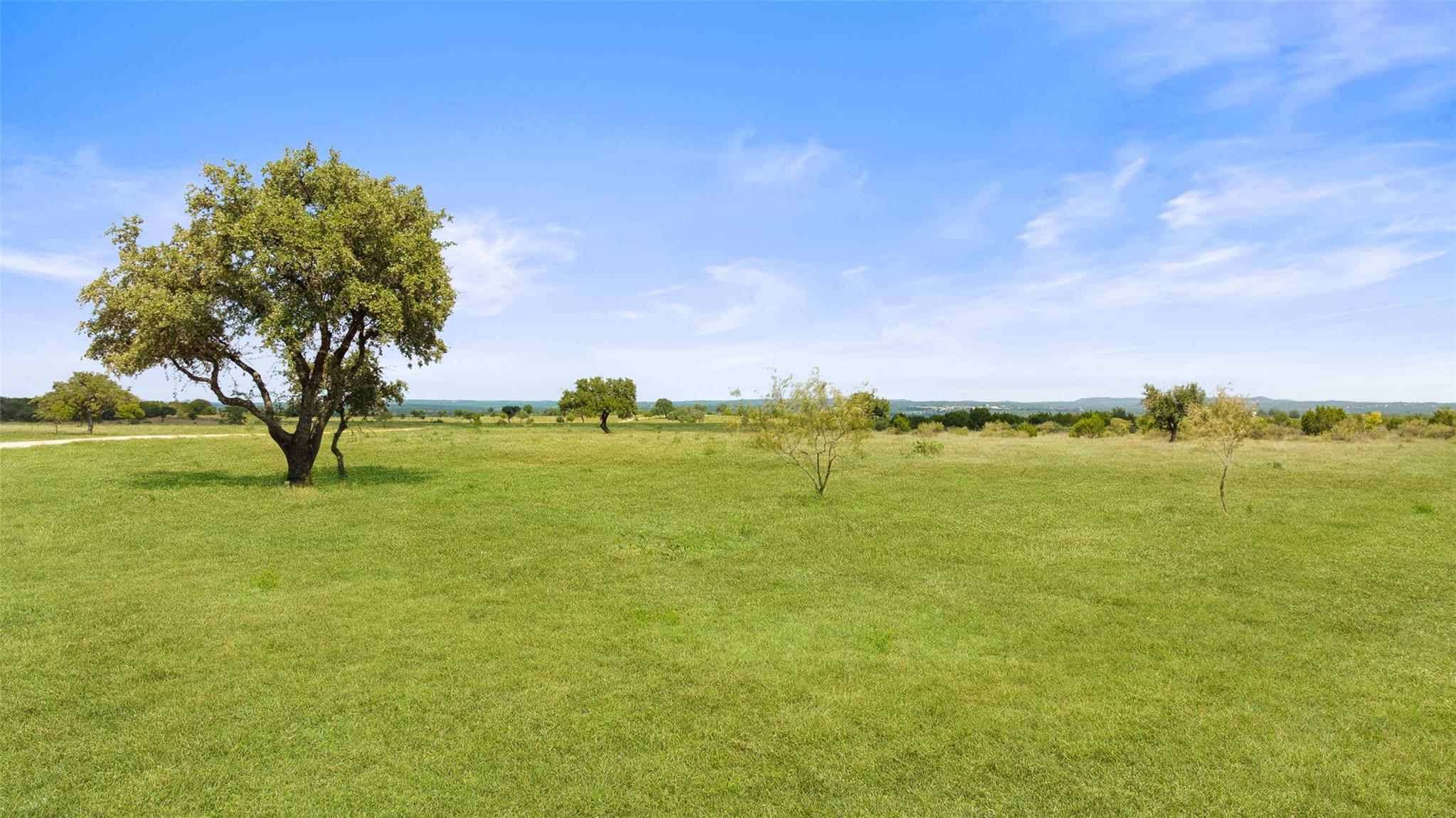 960 Gipson Rd, Johnson City, TX 78636