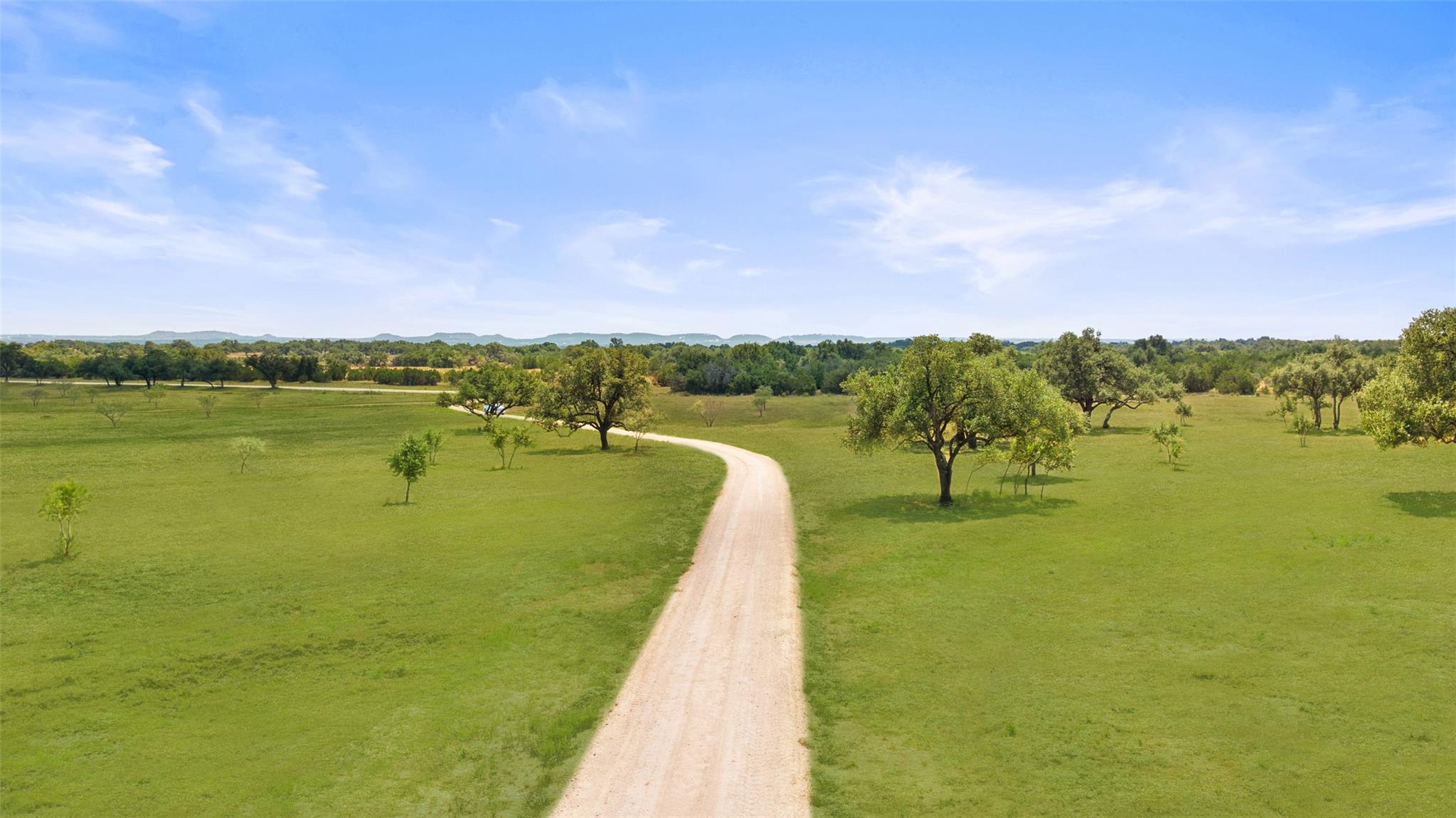 960 Gipson Rd, Johnson City, TX 78636