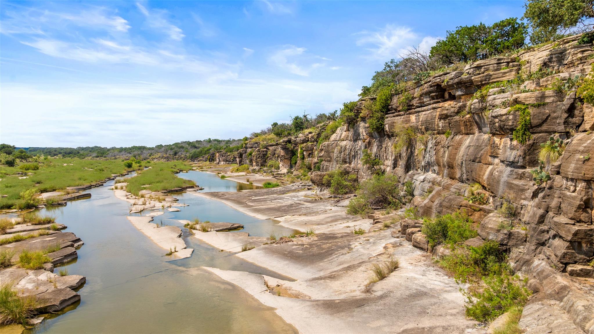 960 Gipson Rd, Johnson City, TX 78636