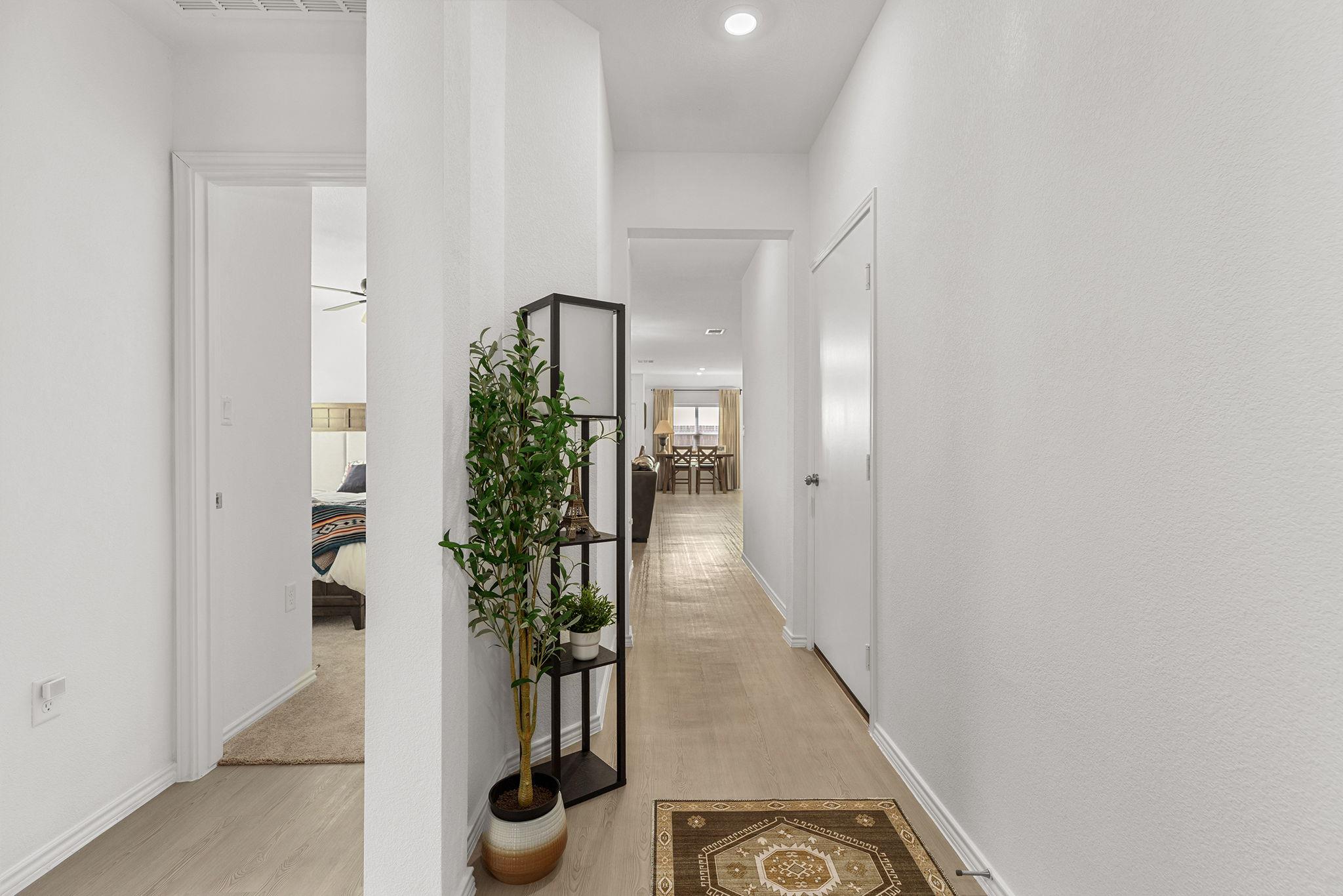 211 Camargue Dr, Hutto, TX 78634