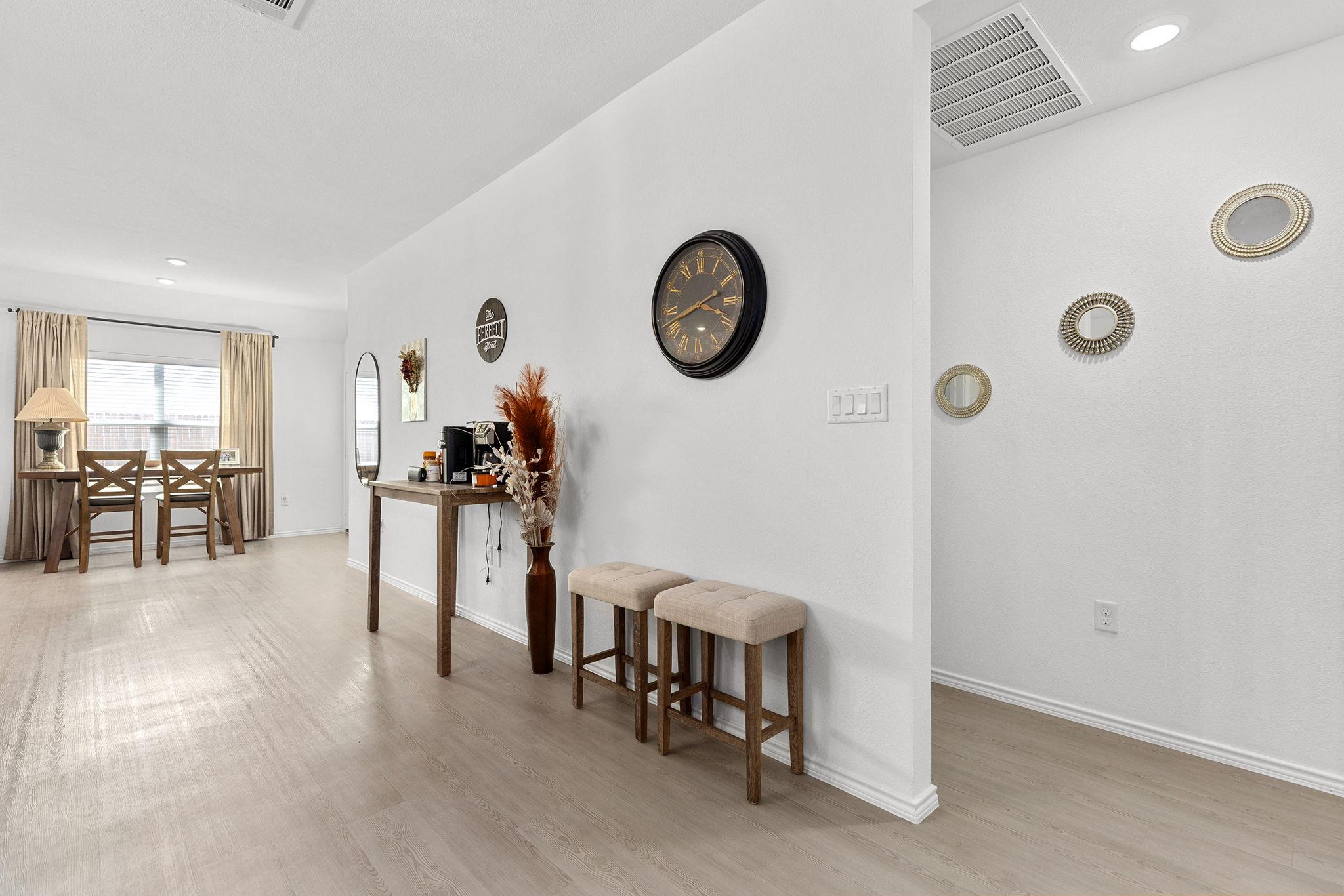 211 Camargue Dr, Hutto, TX 78634