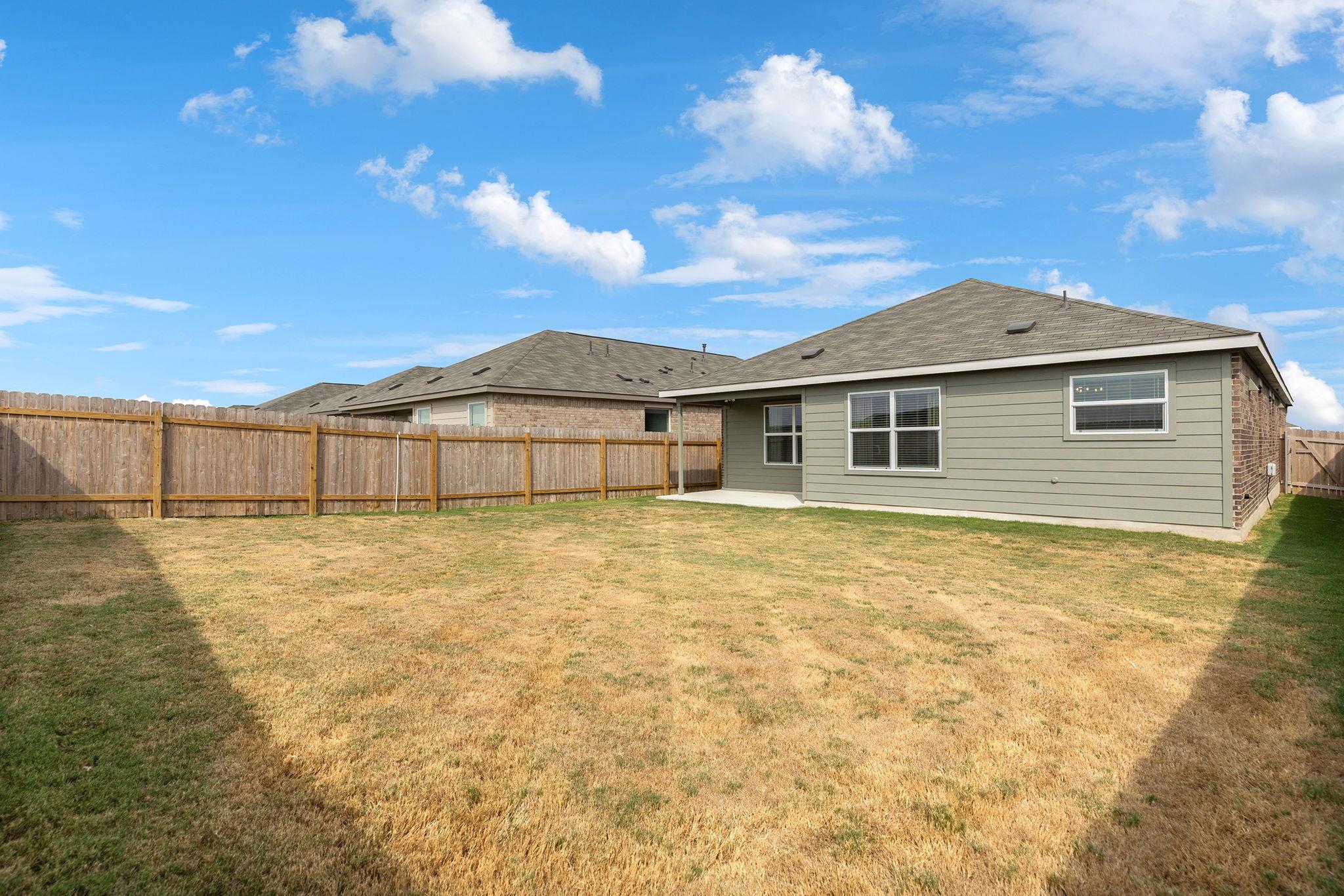 211 Camargue Dr, Hutto, TX 78634