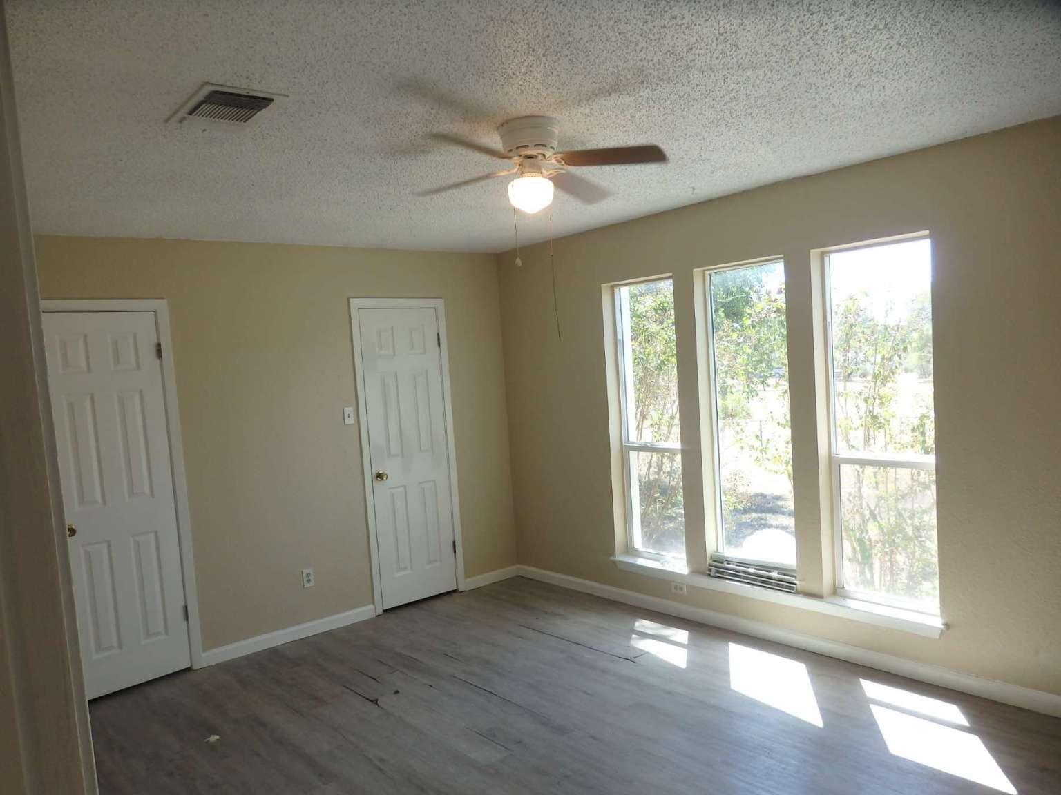 210 Merrywood Ln, San Marcos, TX 78666