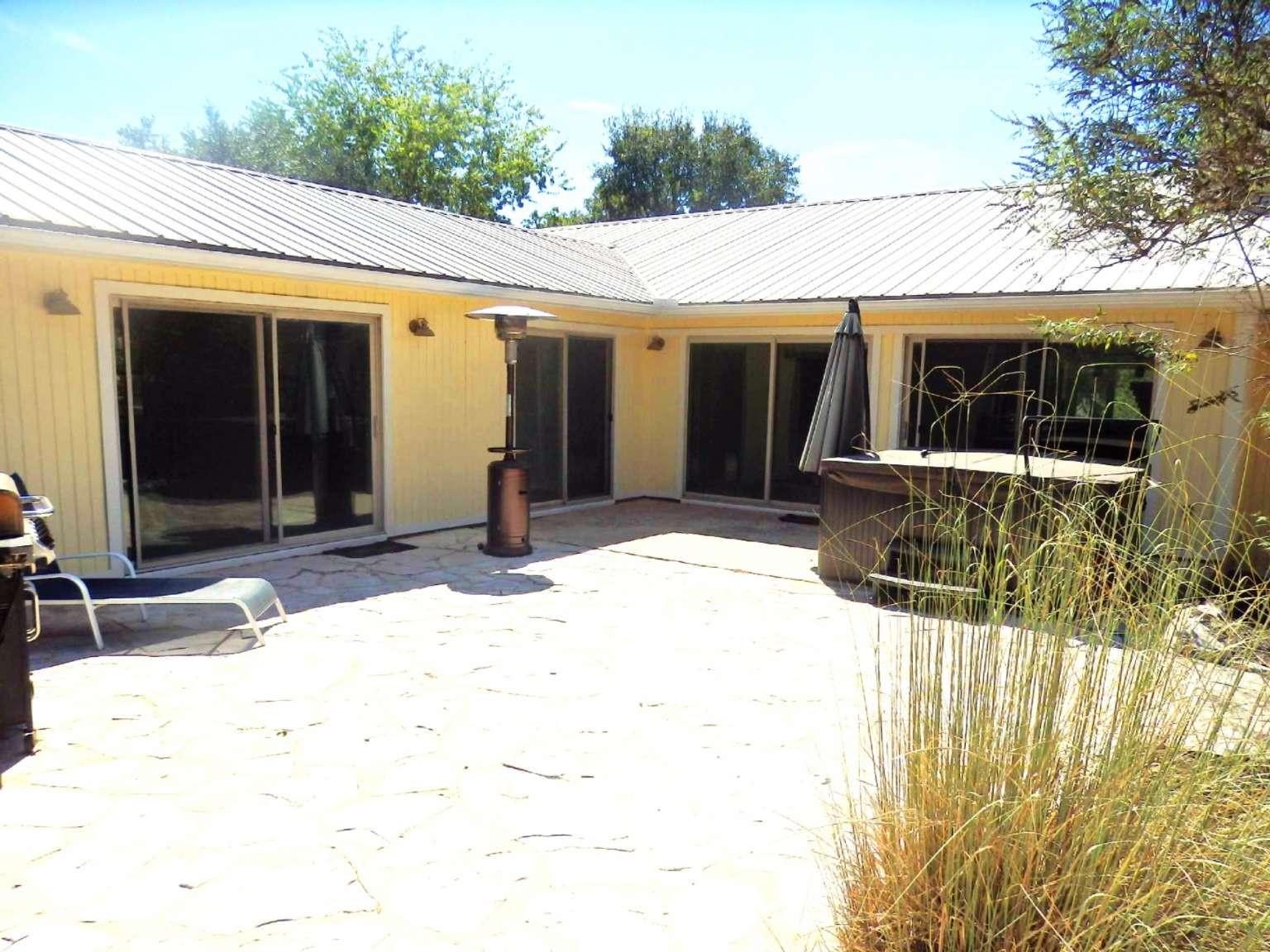 210 Merrywood Ln, San Marcos, TX 78666