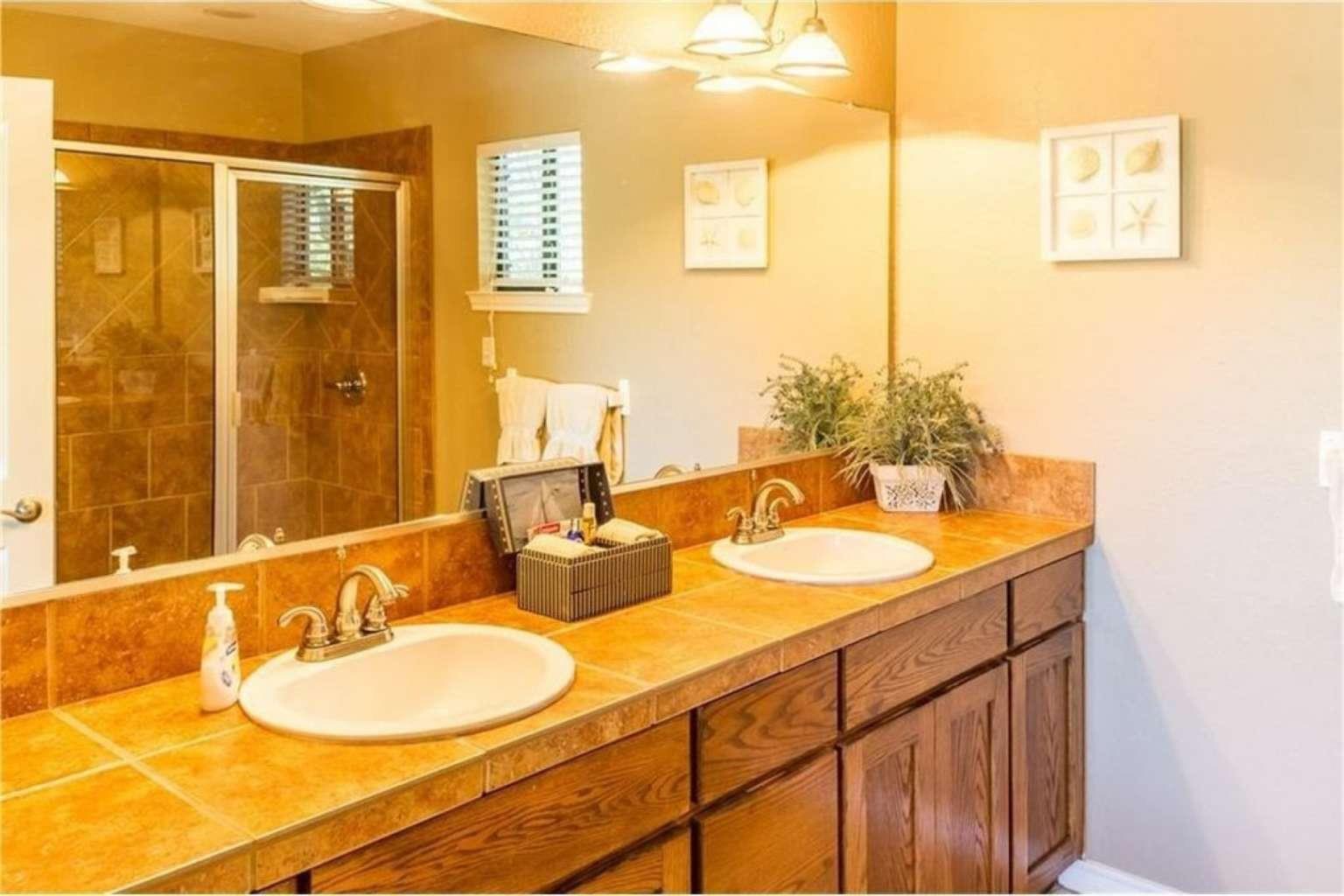 210 Merrywood Ln, San Marcos, TX 78666