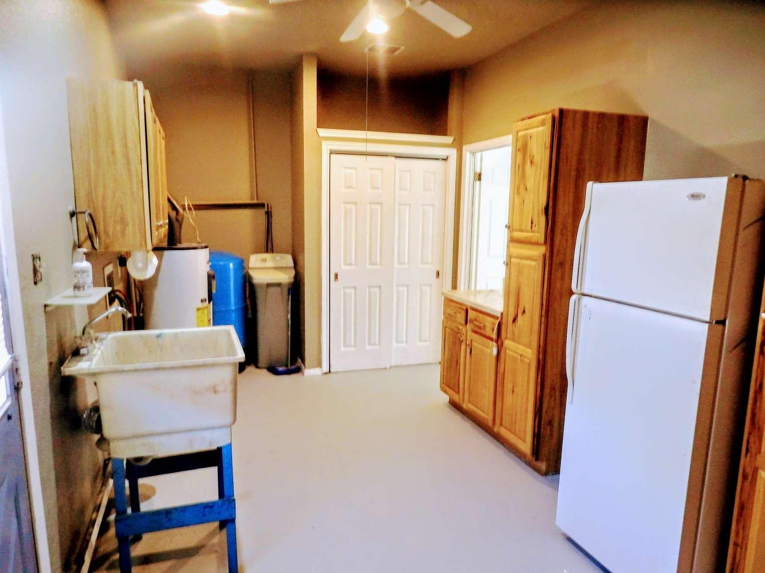 210 Merrywood Ln, San Marcos, TX 78666