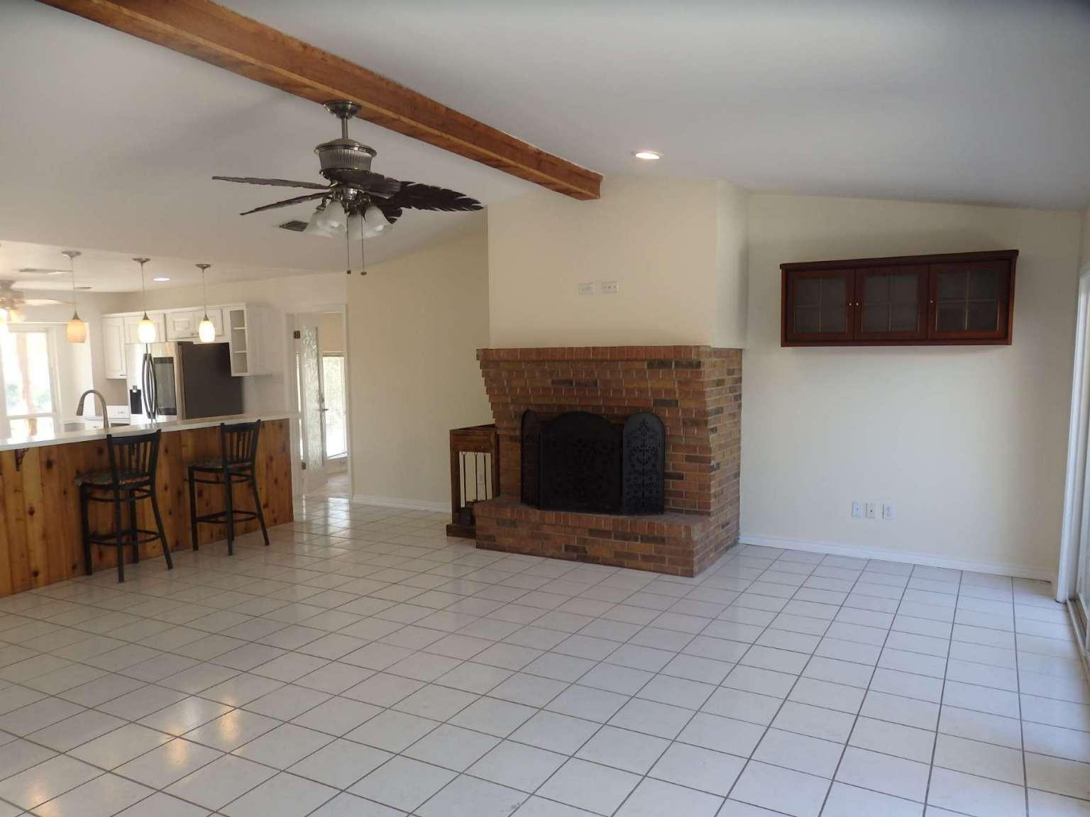 210 Merrywood Ln, San Marcos, TX 78666