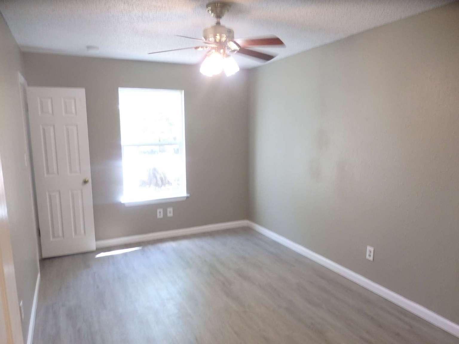 210 Merrywood Ln, San Marcos, TX 78666