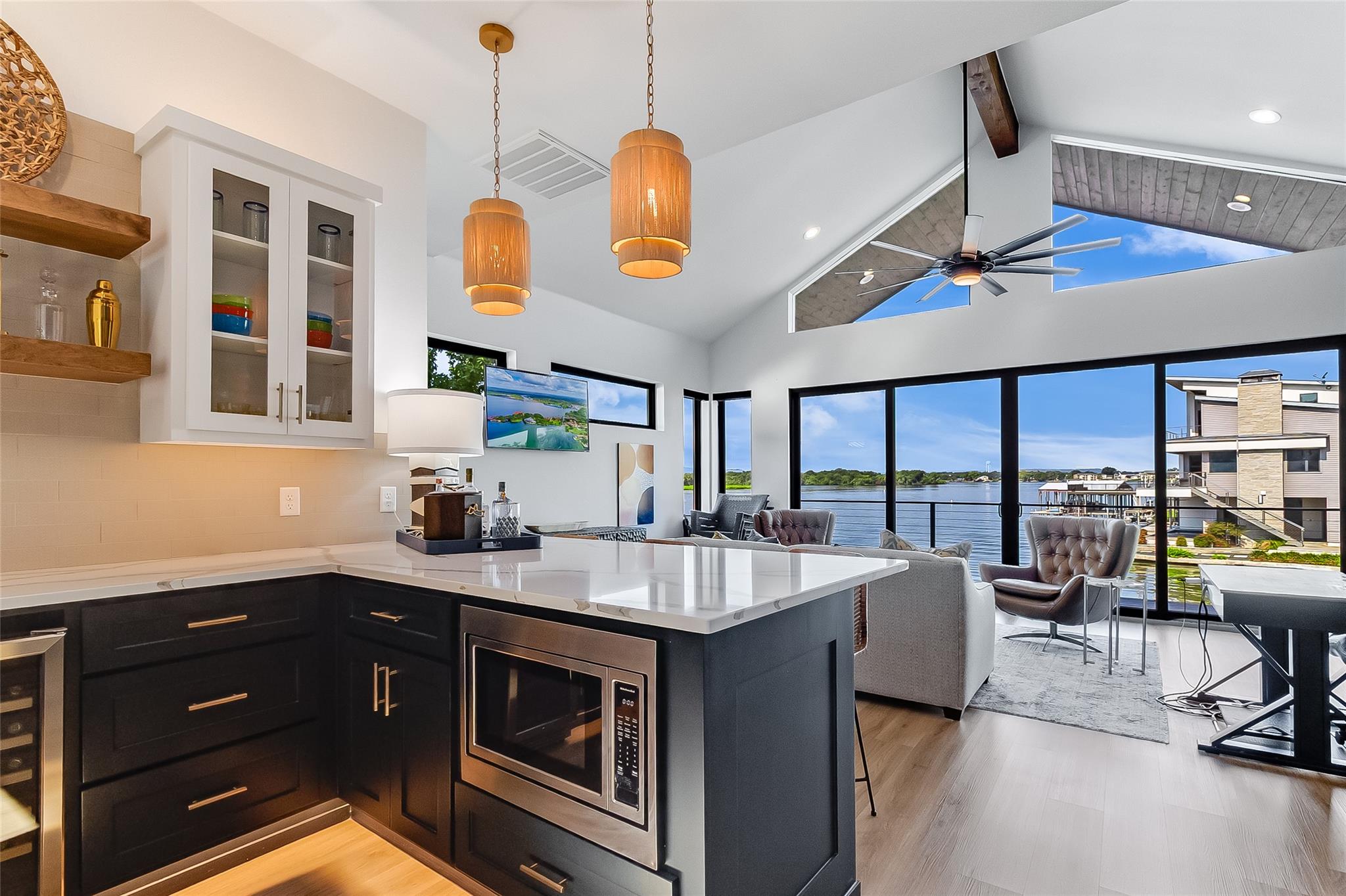 104 Raindrop Ln, Kingsland, TX 78639