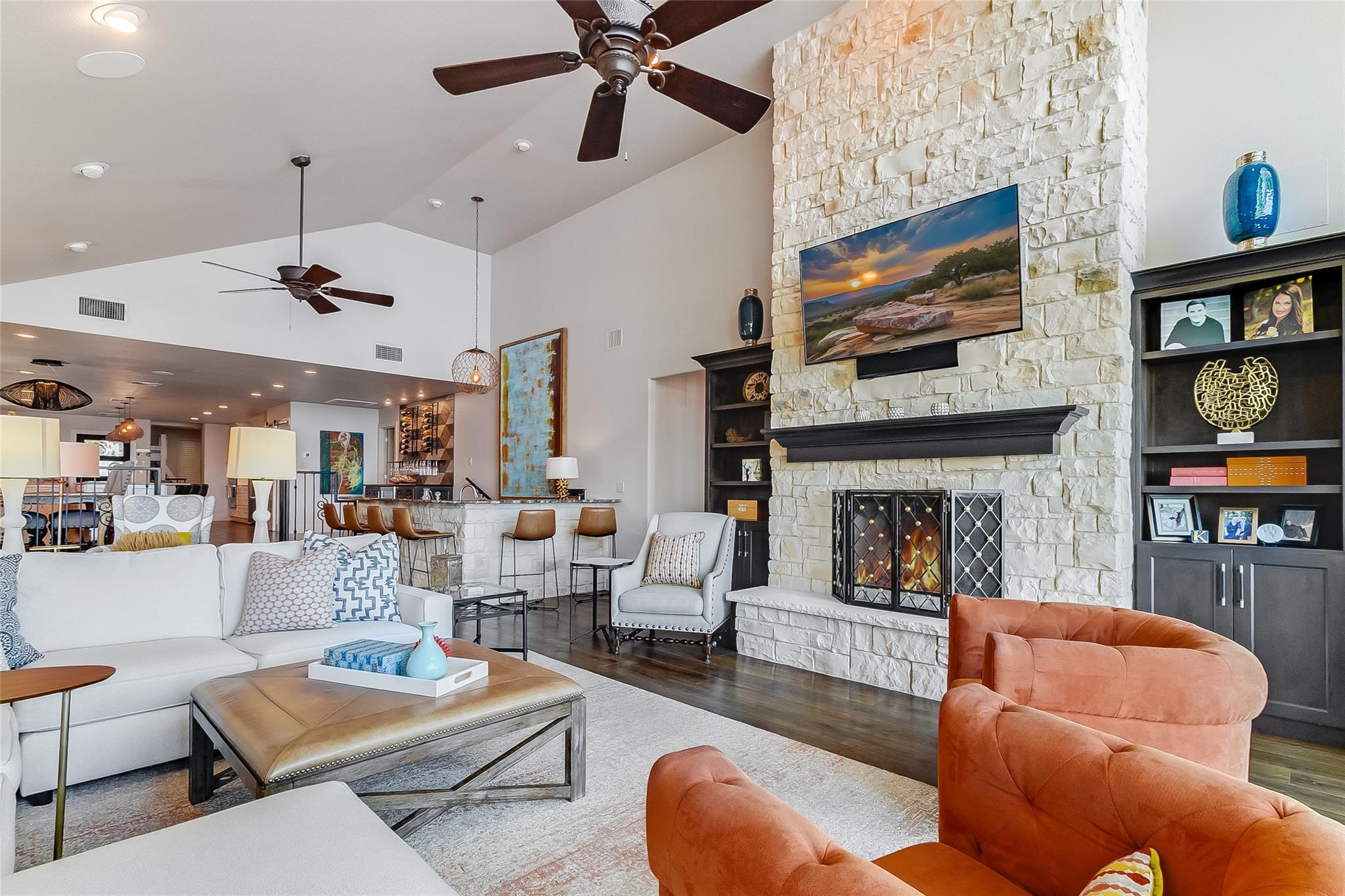 104 Raindrop Ln, Kingsland, TX 78639