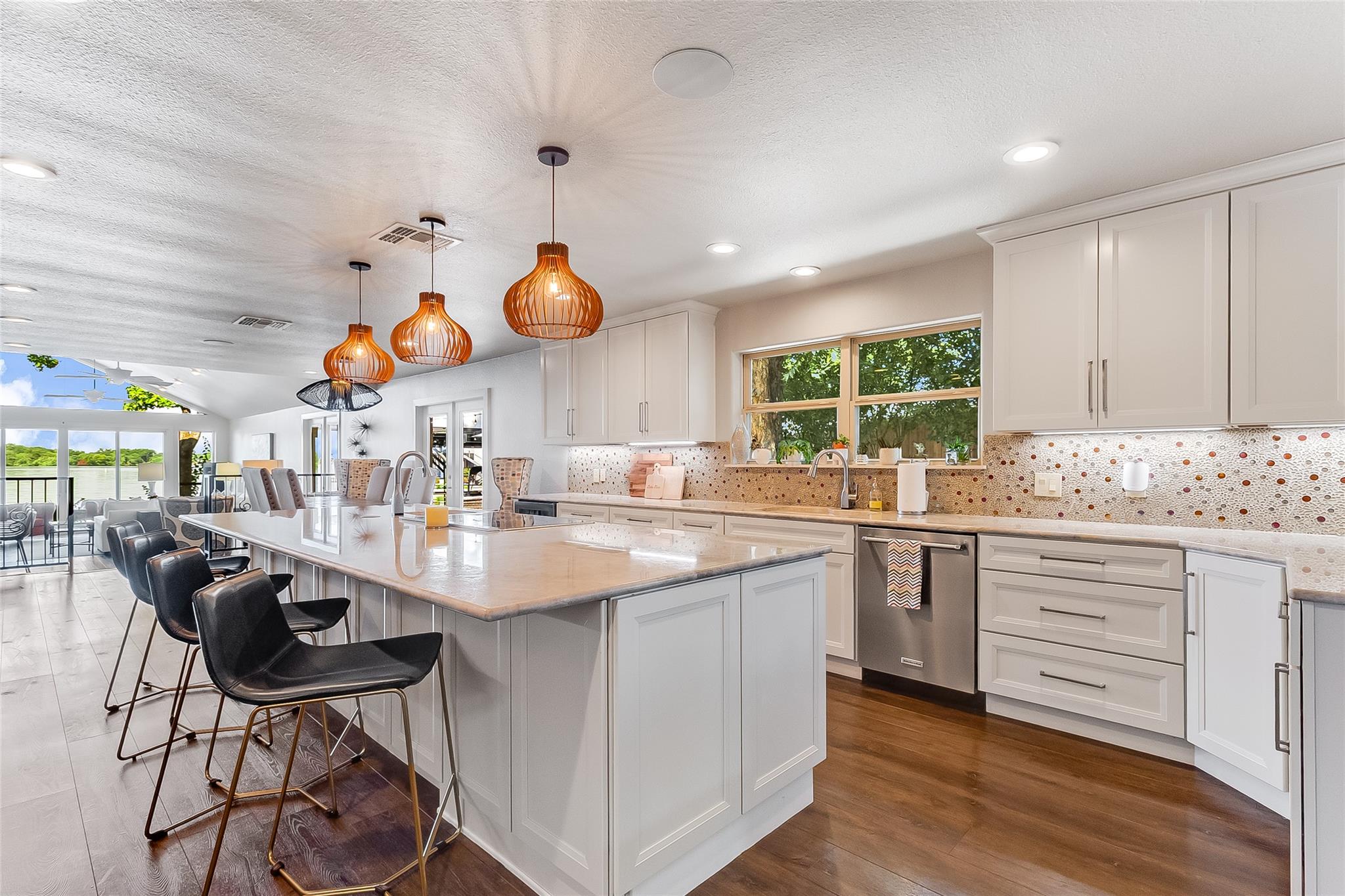 104 Raindrop Ln, Kingsland, TX 78639