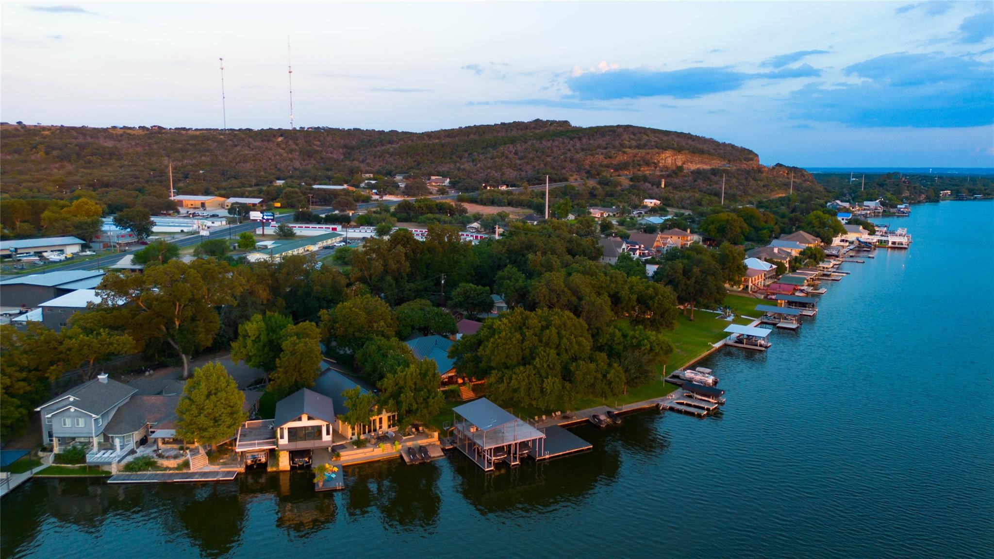 104 Raindrop Ln, Kingsland, TX 78639