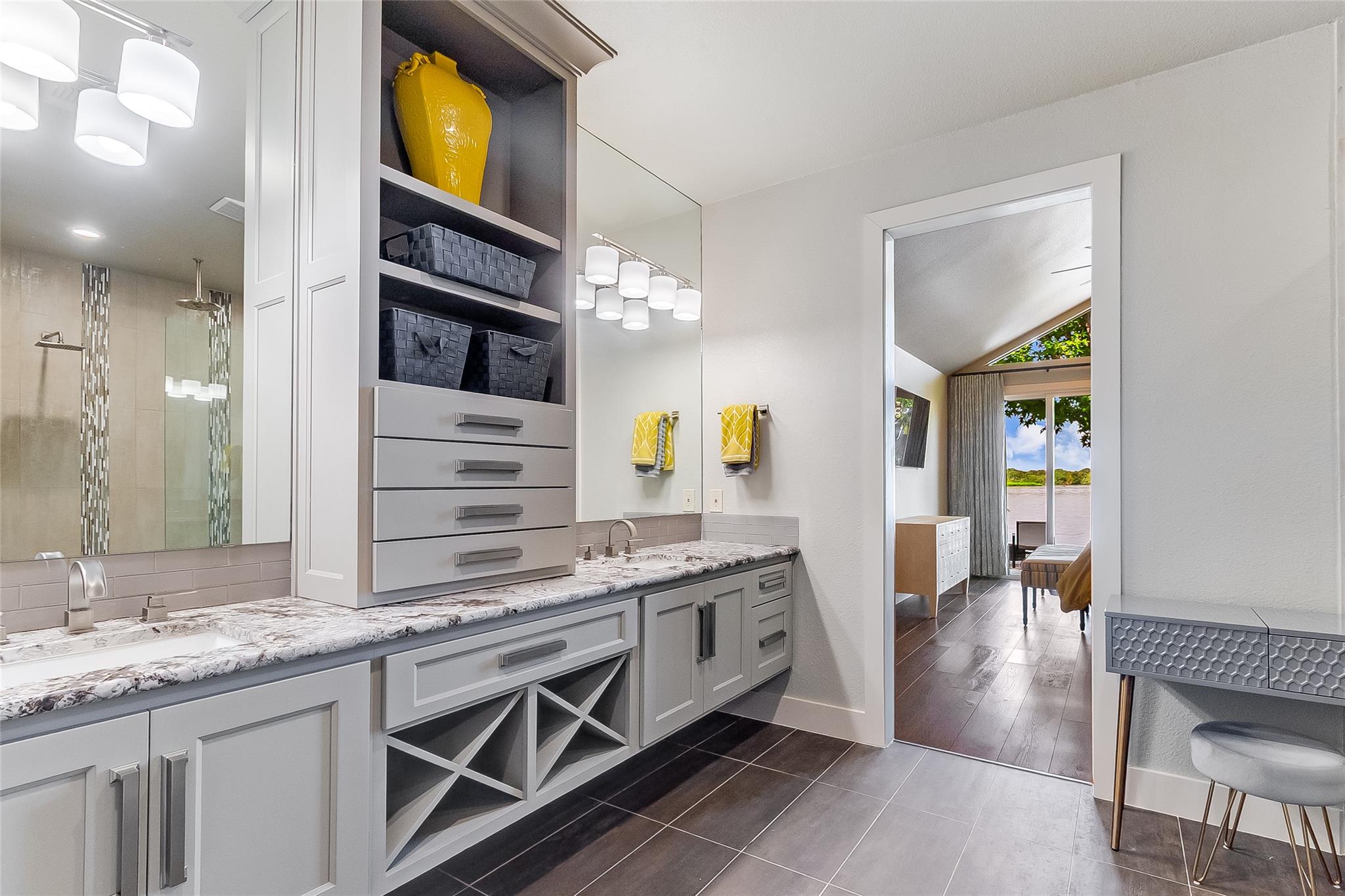 104 Raindrop Ln, Kingsland, TX 78639