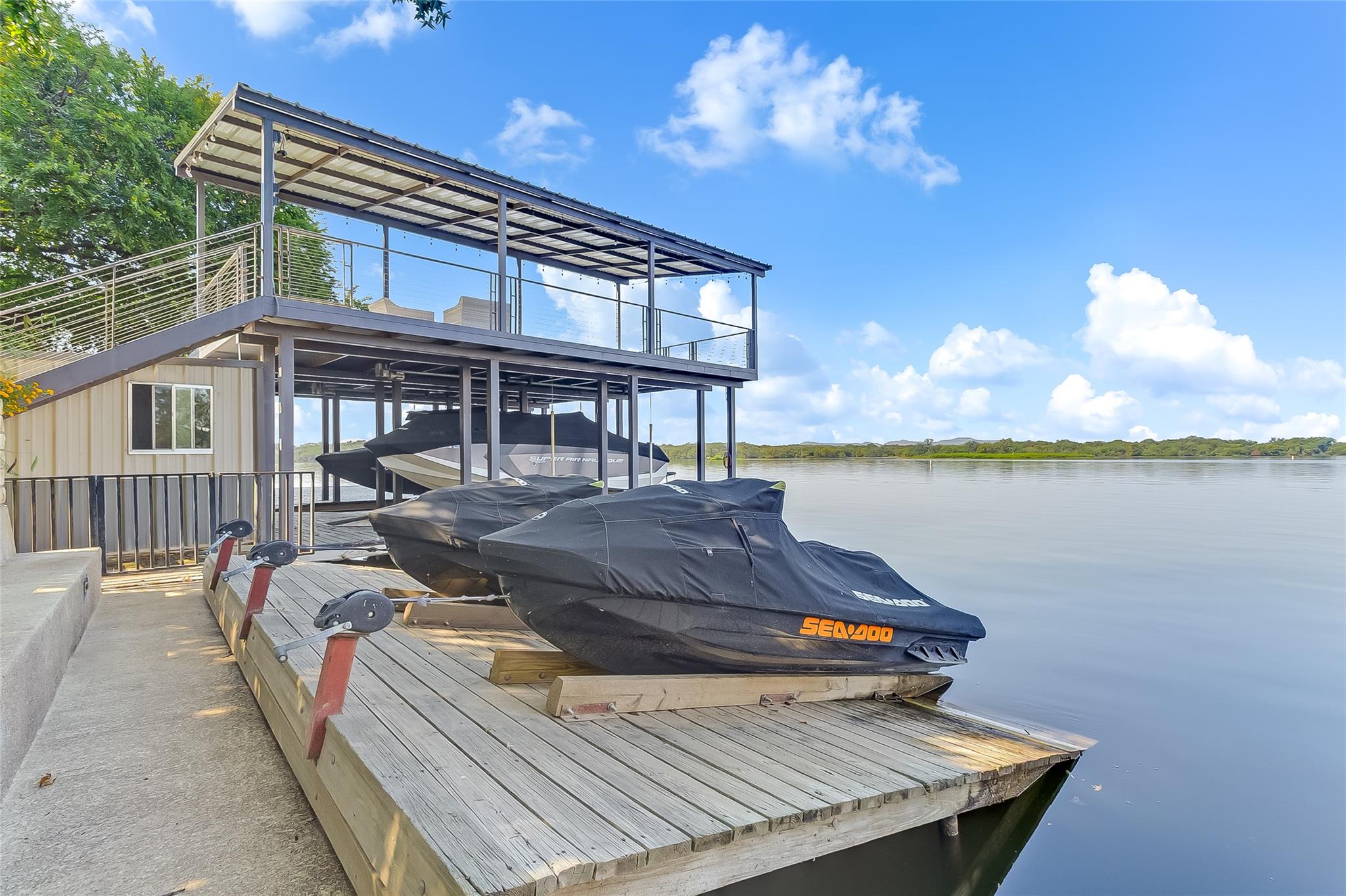 104 Raindrop Ln, Kingsland, TX 78639