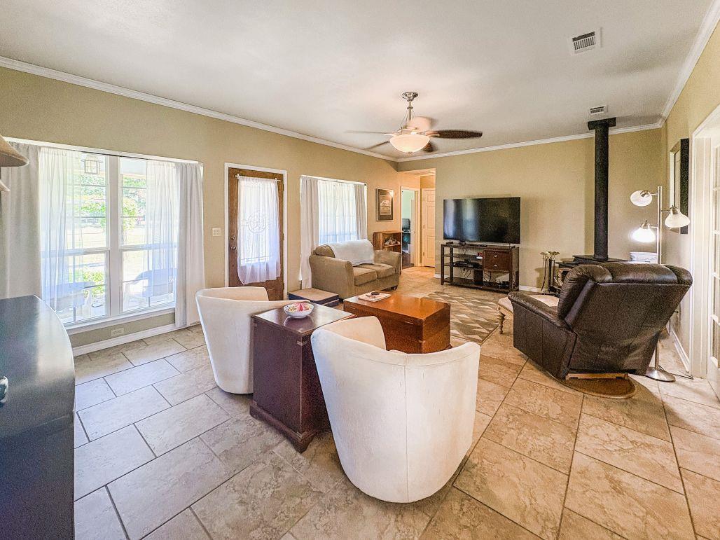 8954 County Road 353, Gause, TX 77857