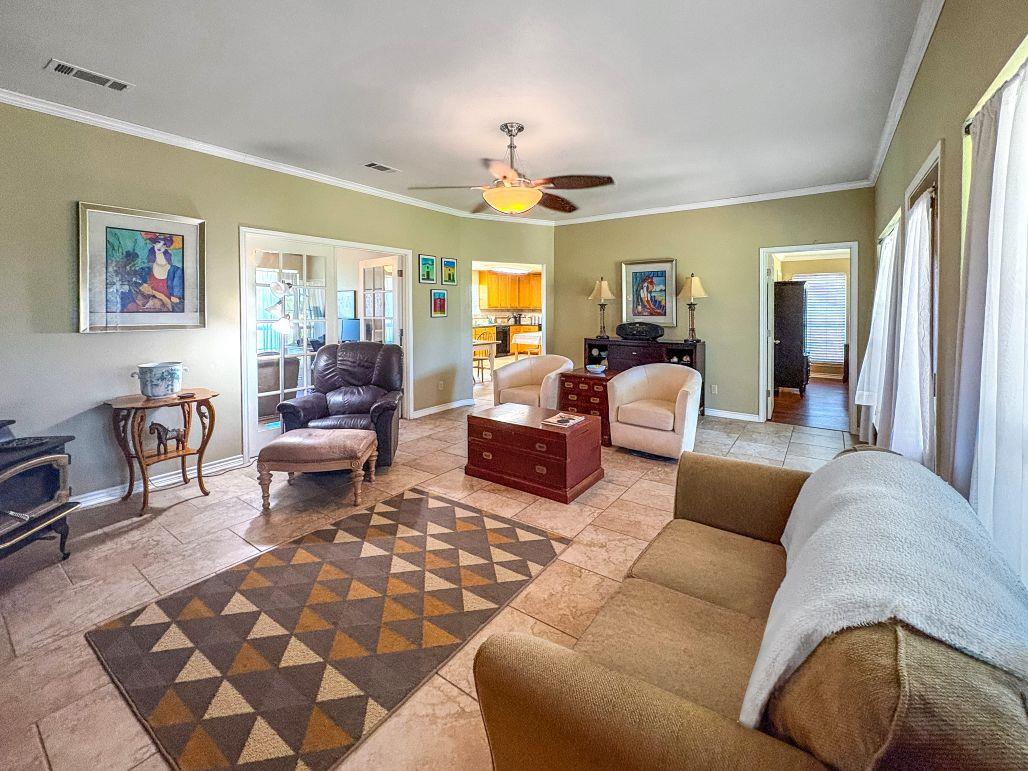 8954 County Road 353, Gause, TX 77857