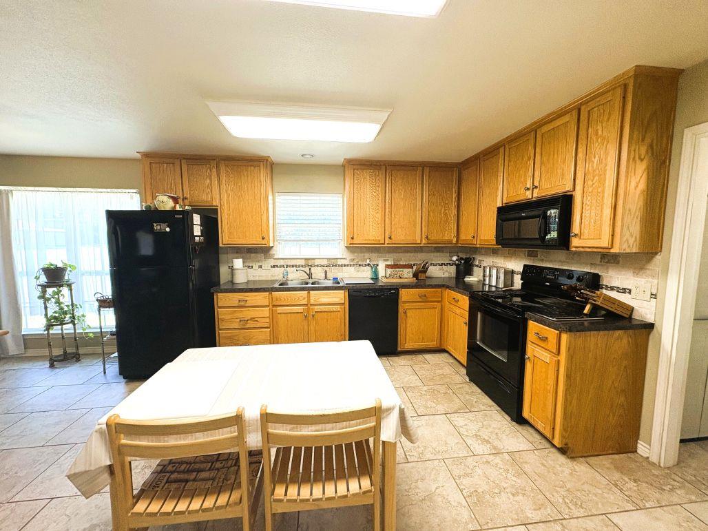 8954 County Road 353, Gause, TX 77857