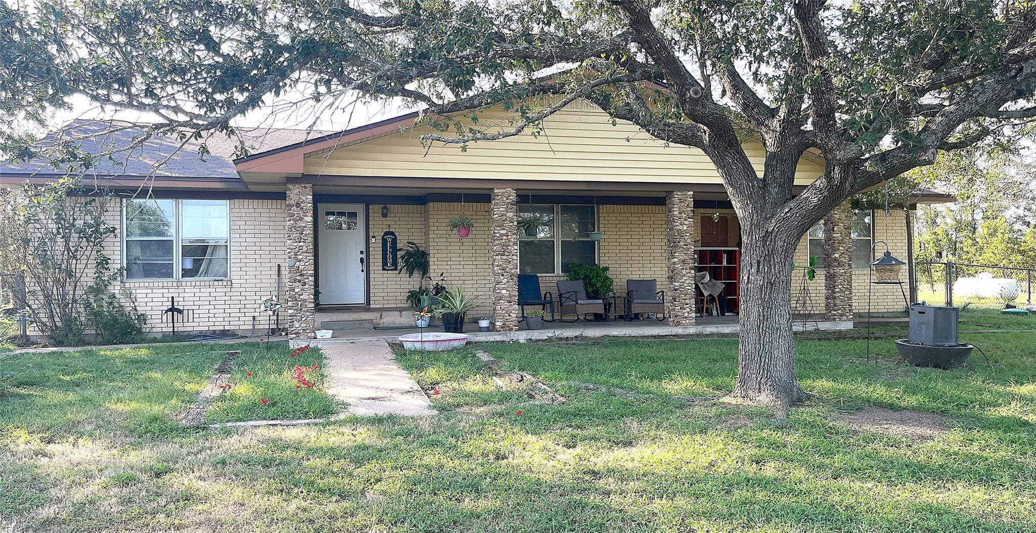 1080 County Road 213, Giddings, TX 78942