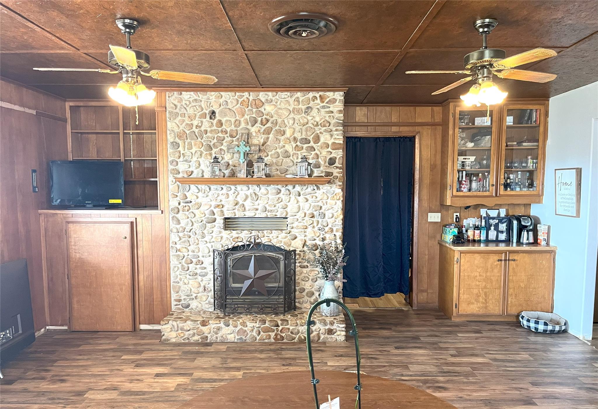 1080 County Road 213, Giddings, TX 78942