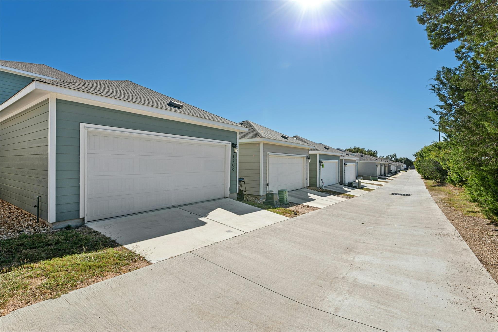 1709 Arendale Dr, Leander, TX 78641