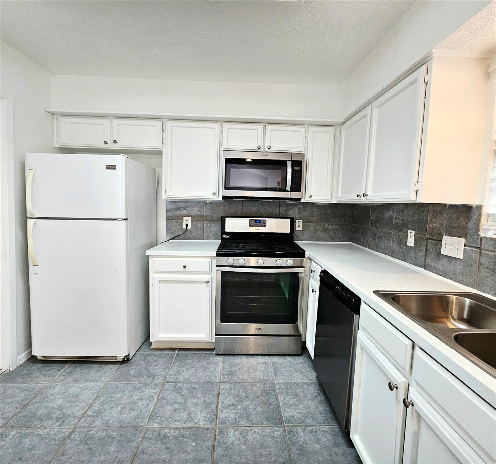 409 El Secreto St, Buda, TX 78610