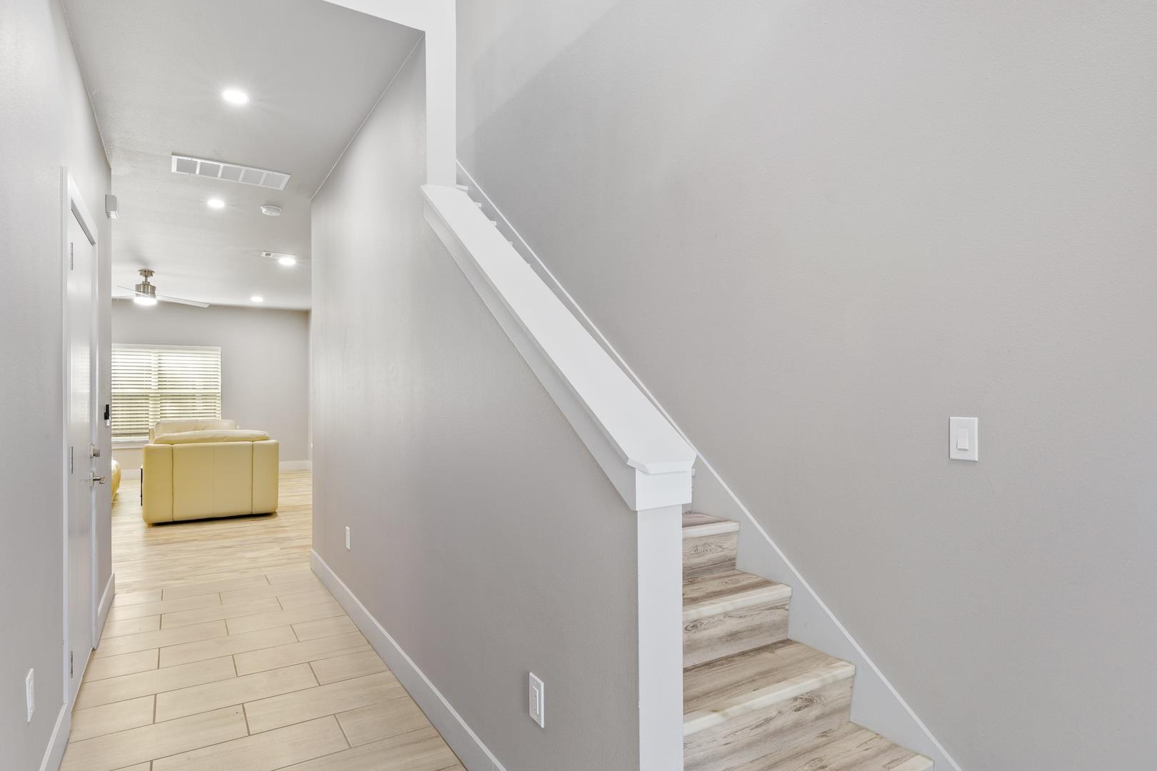 24700 Whitney Dr # B, Spicewood, TX 78669