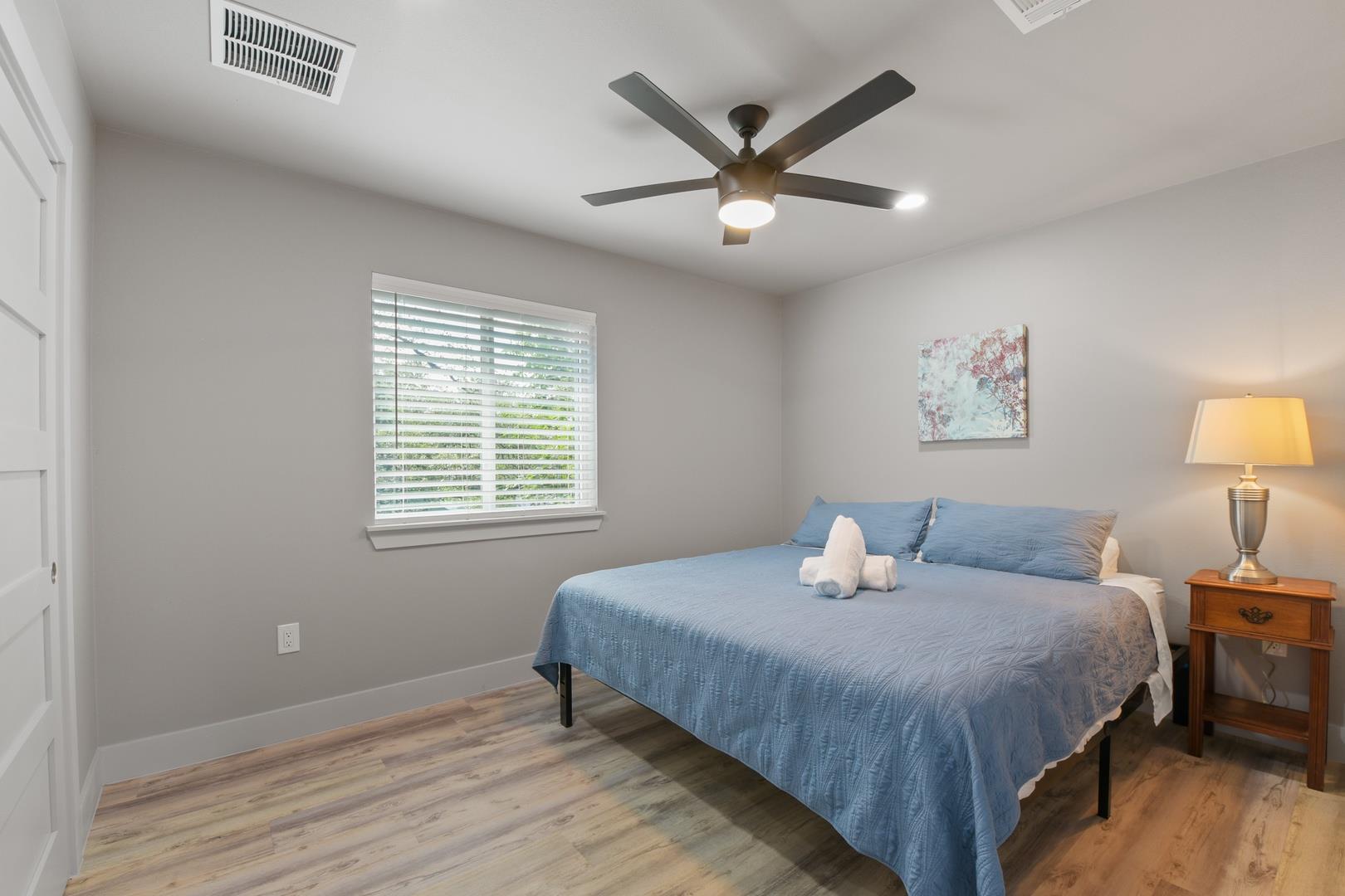 24700 Whitney Dr # B, Spicewood, TX 78669