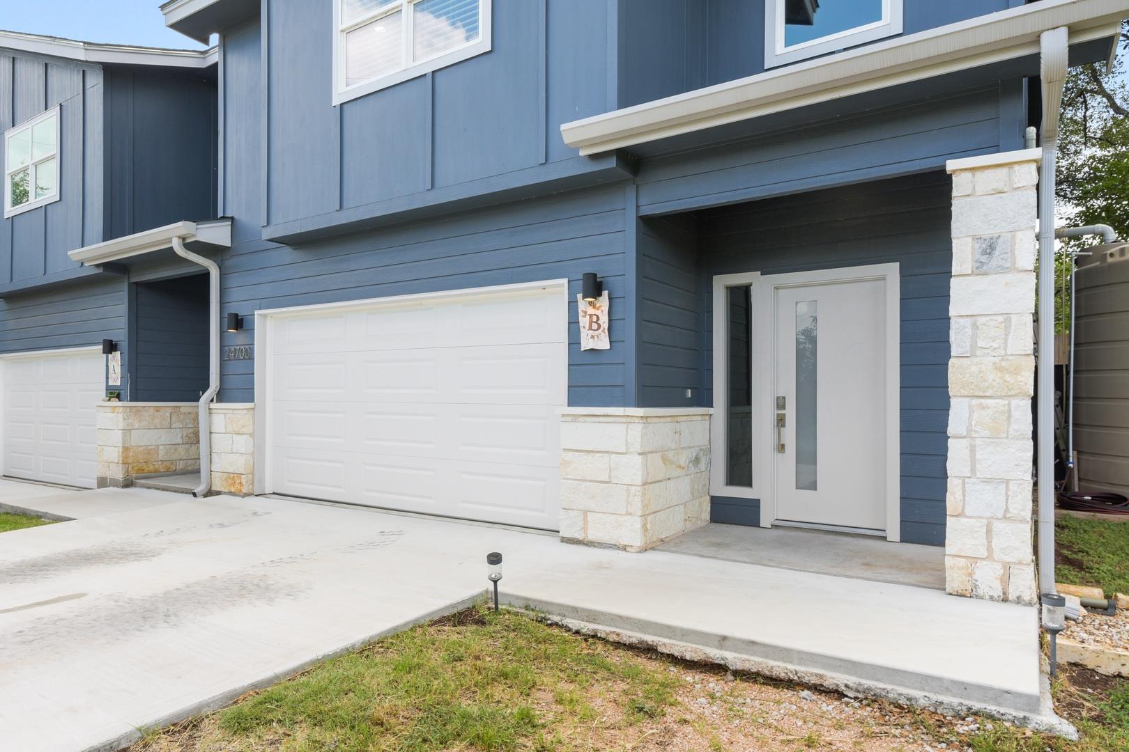 24700 Whitney Dr # B, Spicewood, TX 78669