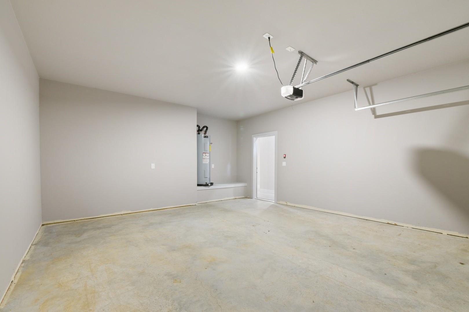 24700 Whitney Dr # B, Spicewood, TX 78669