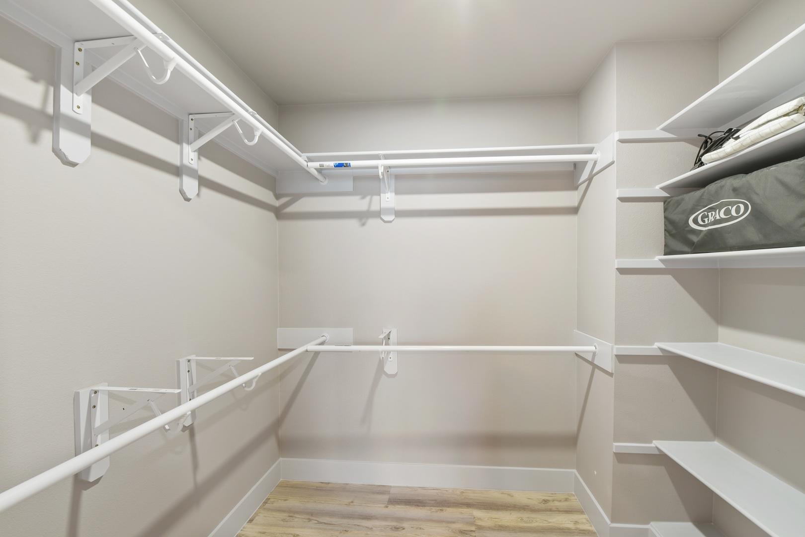 24700 Whitney Dr # B, Spicewood, TX 78669