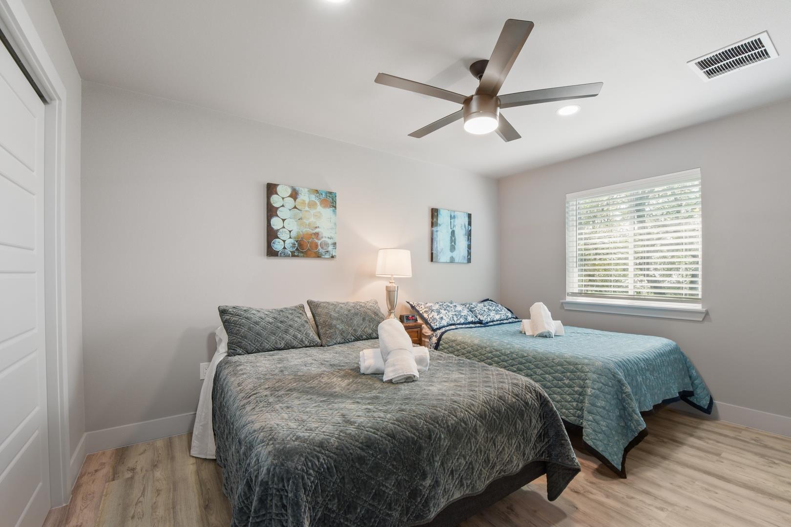 24700 Whitney Dr # B, Spicewood, TX 78669