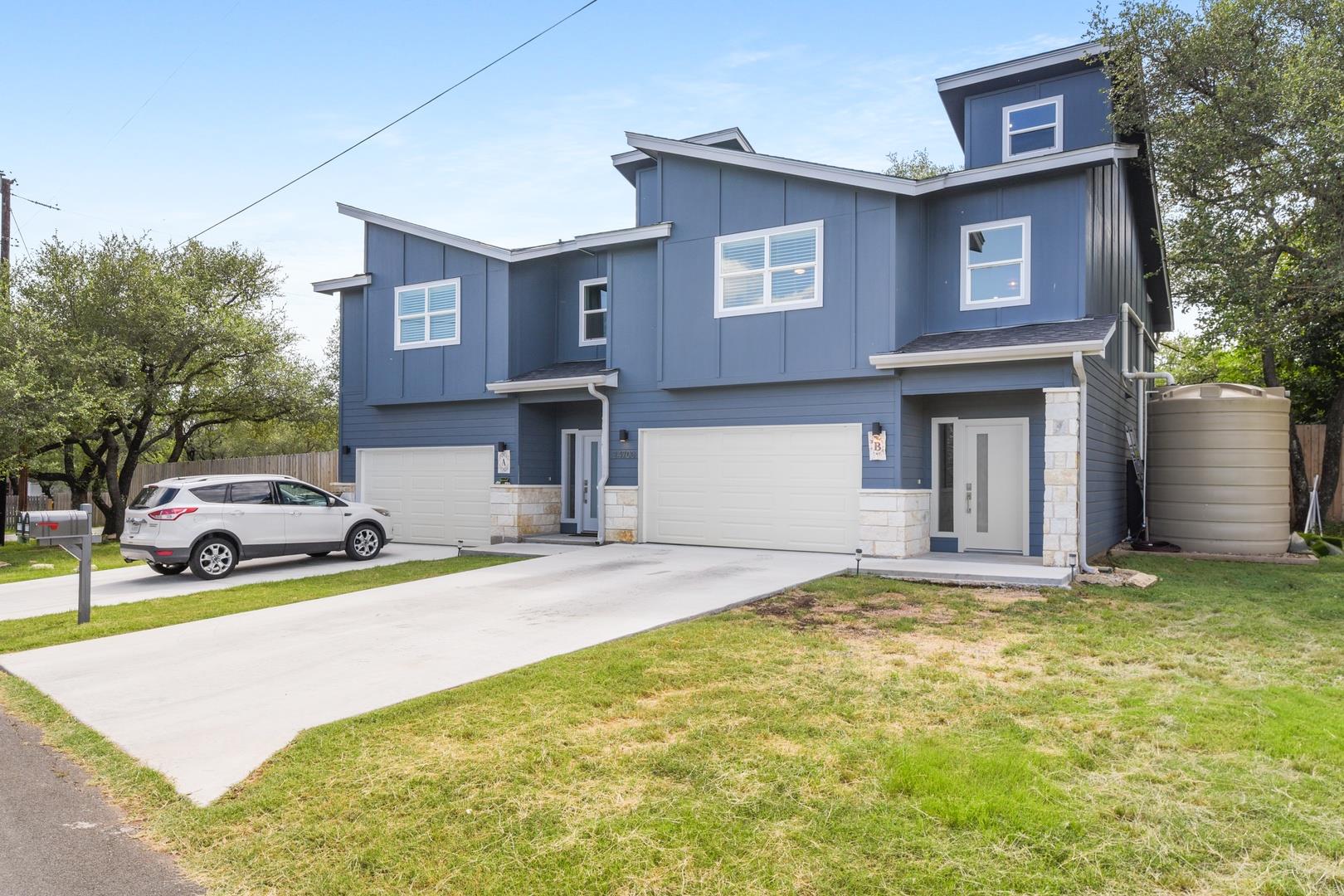 24700 Whitney Dr # B, Spicewood, TX 78669