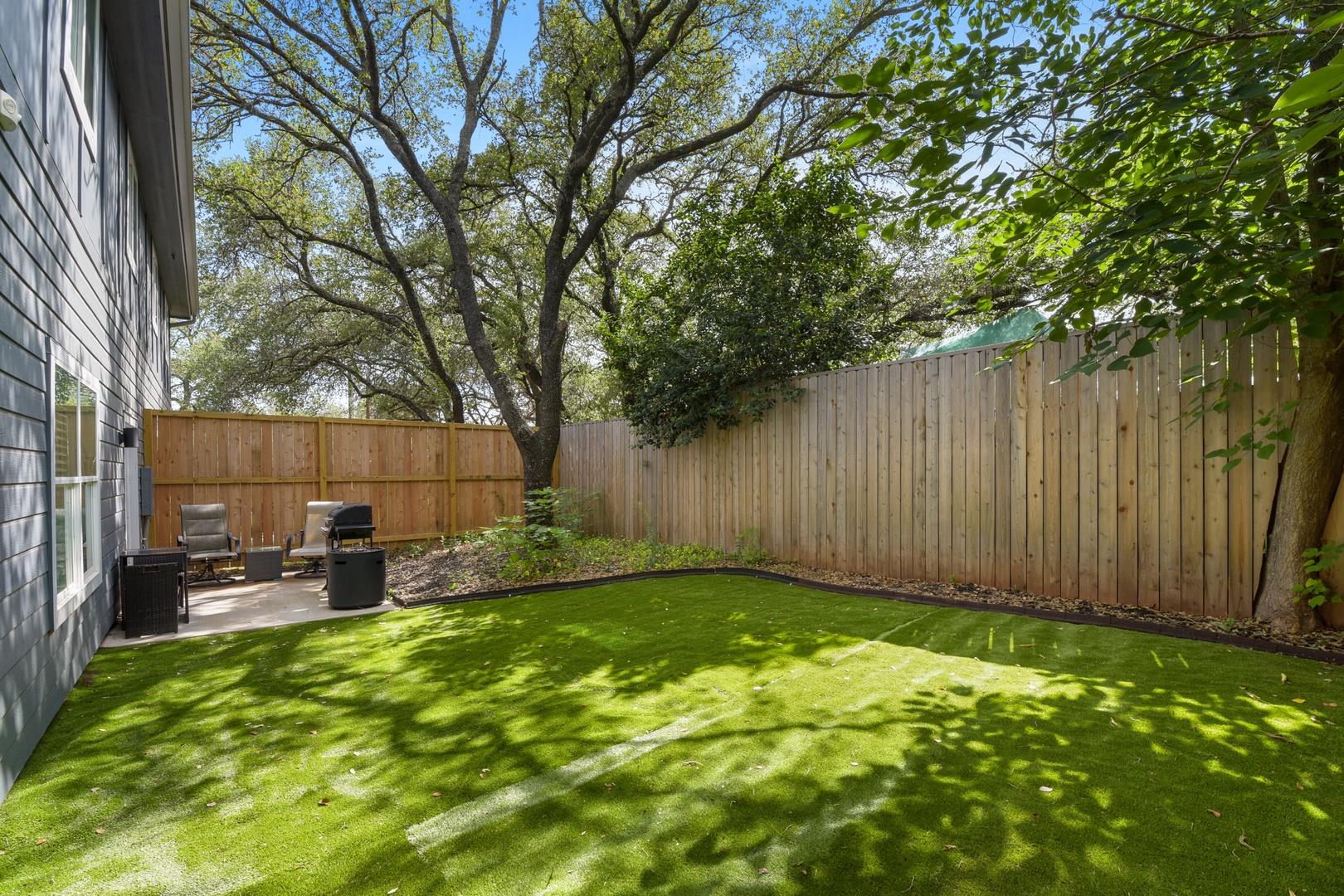 24700 Whitney Dr # B, Spicewood, TX 78669