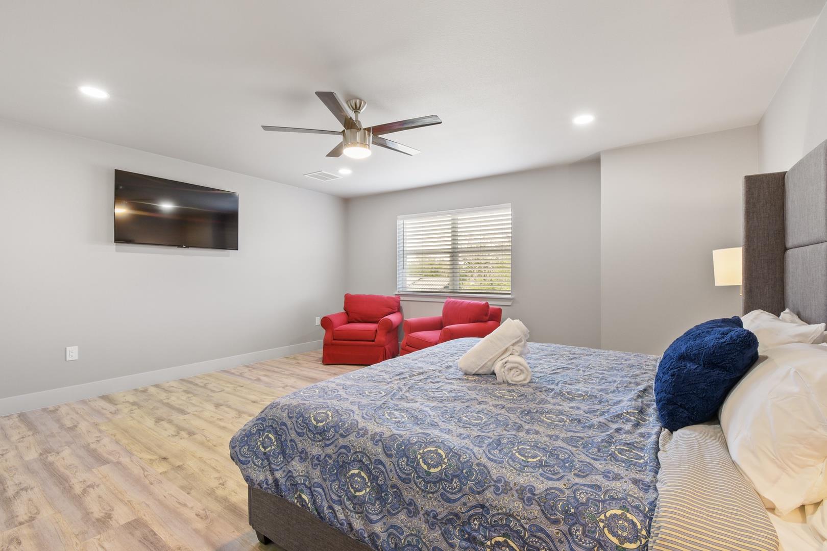 24700 Whitney Dr # B, Spicewood, TX 78669