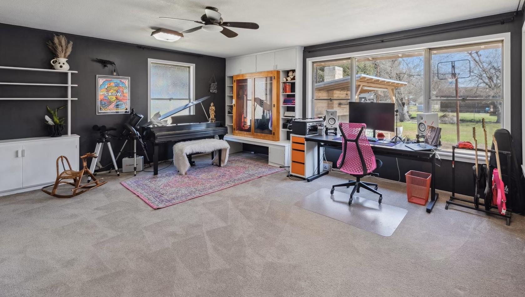 215 S Mulberry St, Luling, TX 78648