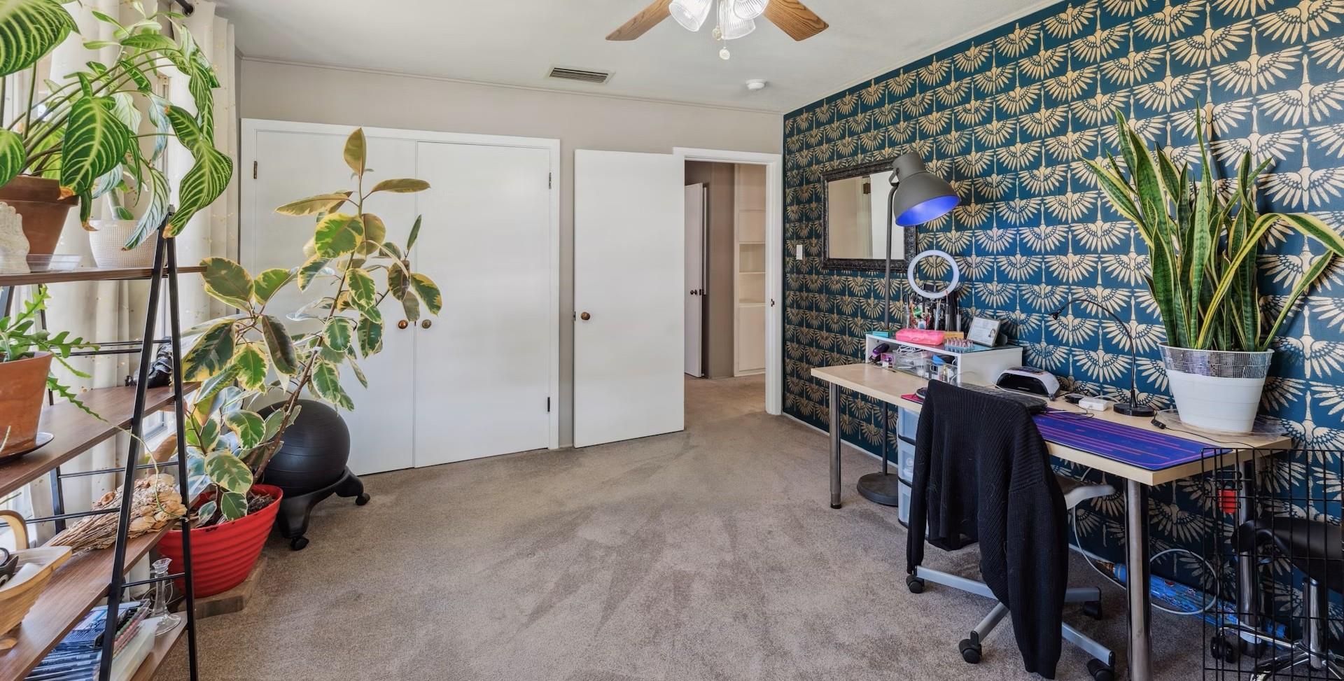 215 S Mulberry St, Luling, TX 78648