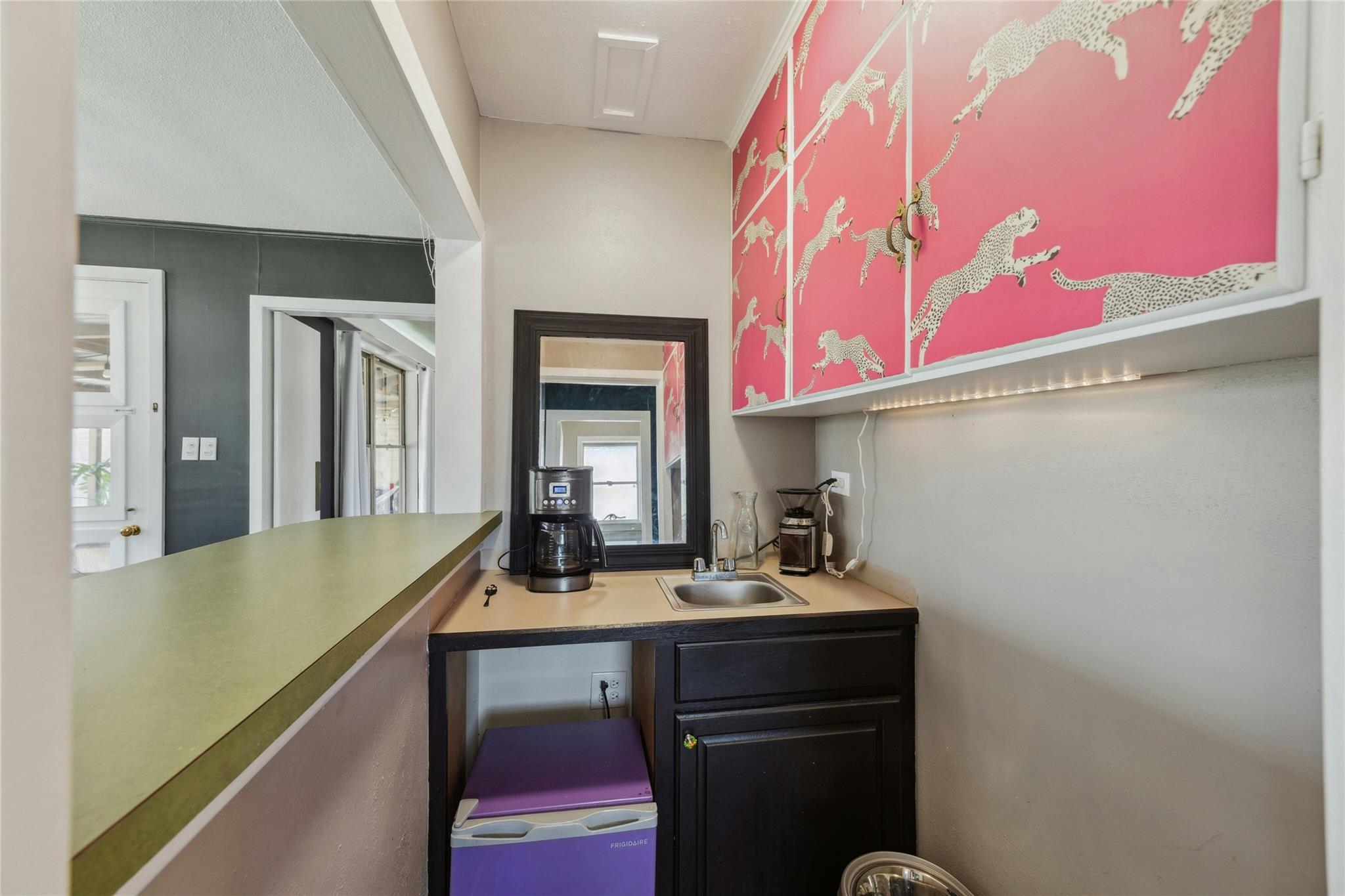 215 S Mulberry St, Luling, TX 78648