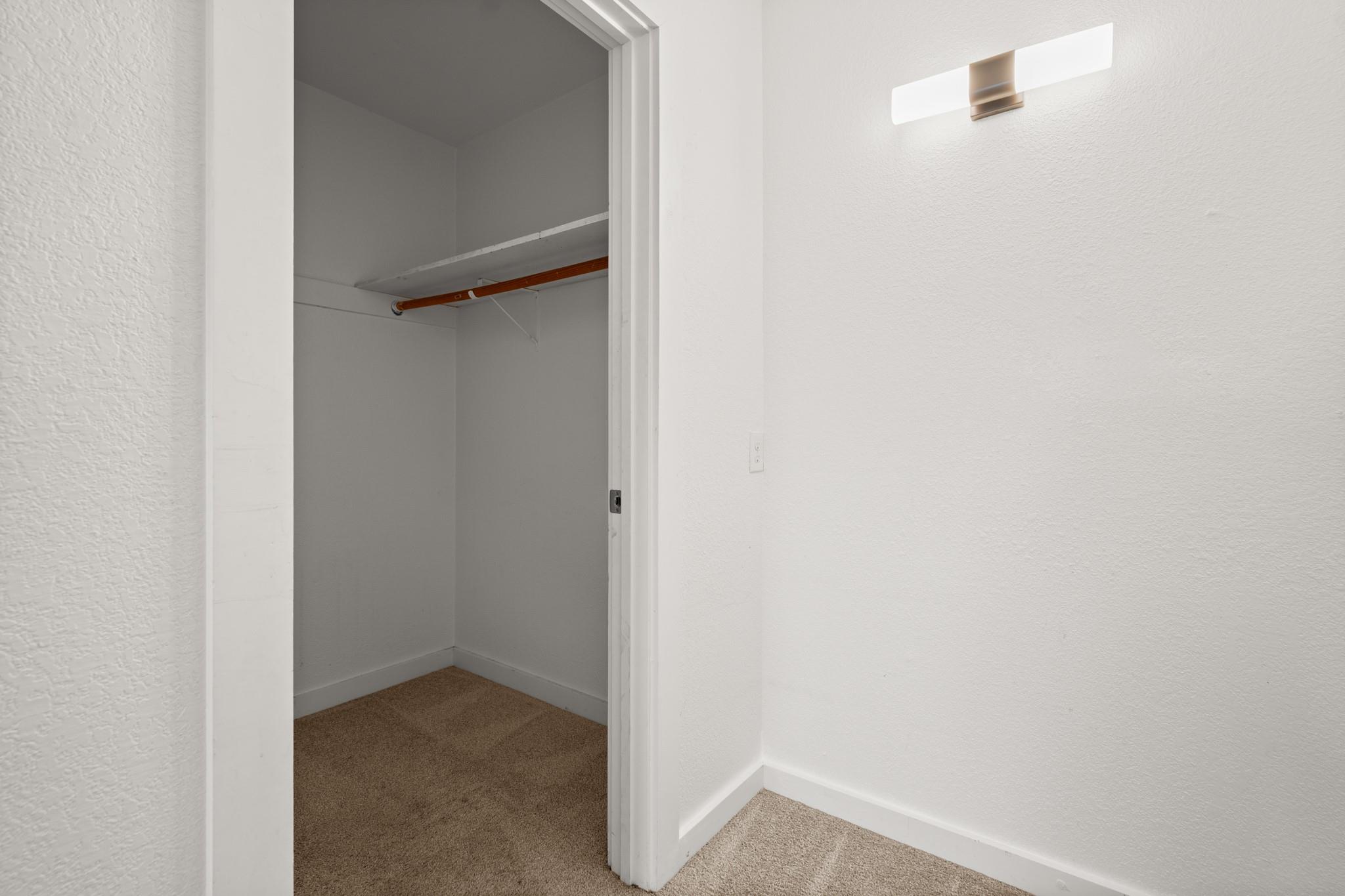 300 E Croslin St # 106, Austin, TX 78752