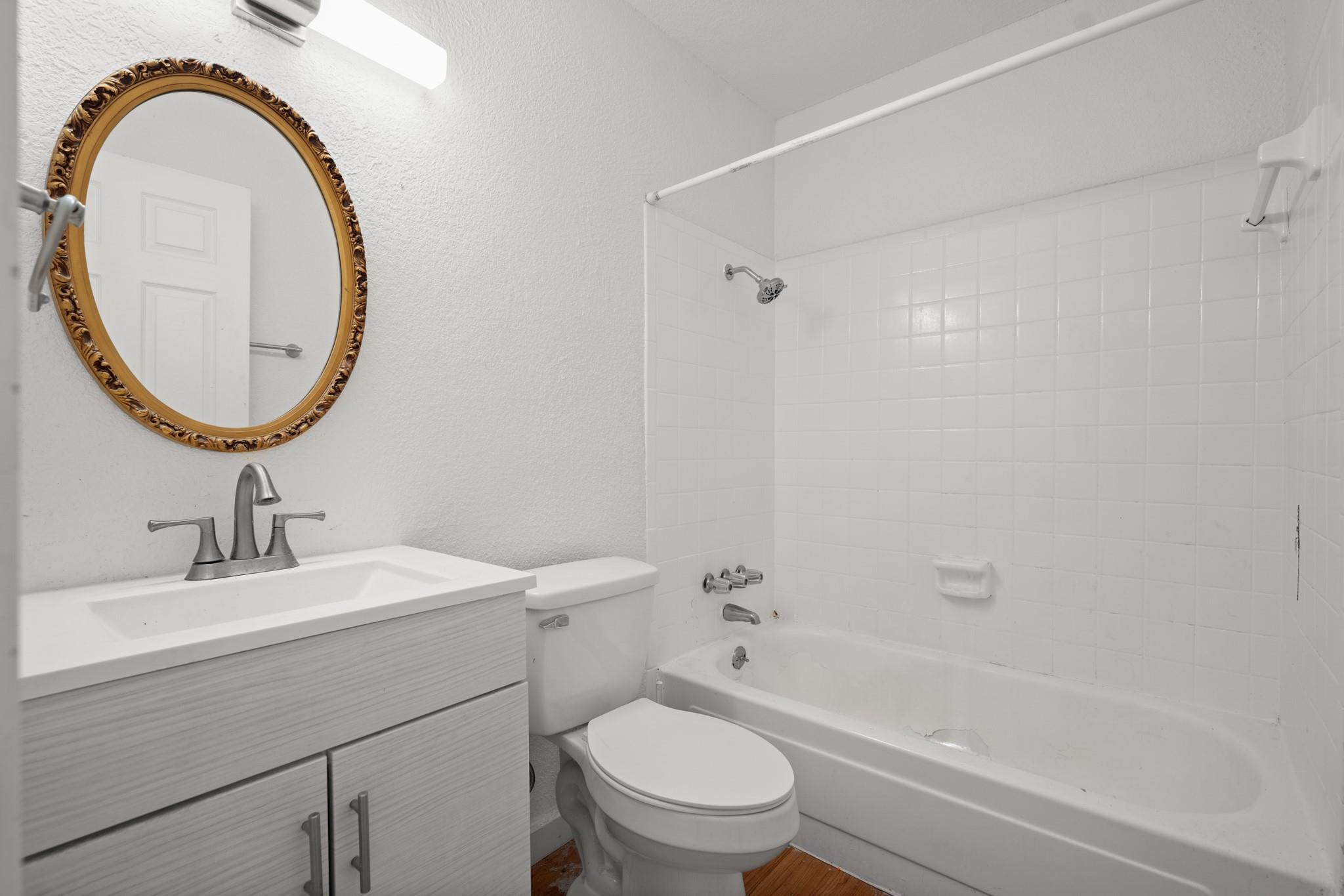 300 E Croslin St # 106, Austin, TX 78752