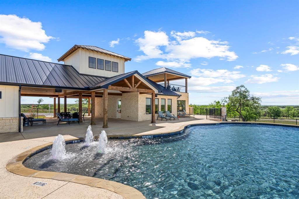 4 Creek Hollow Way, Spicewood, TX 78669