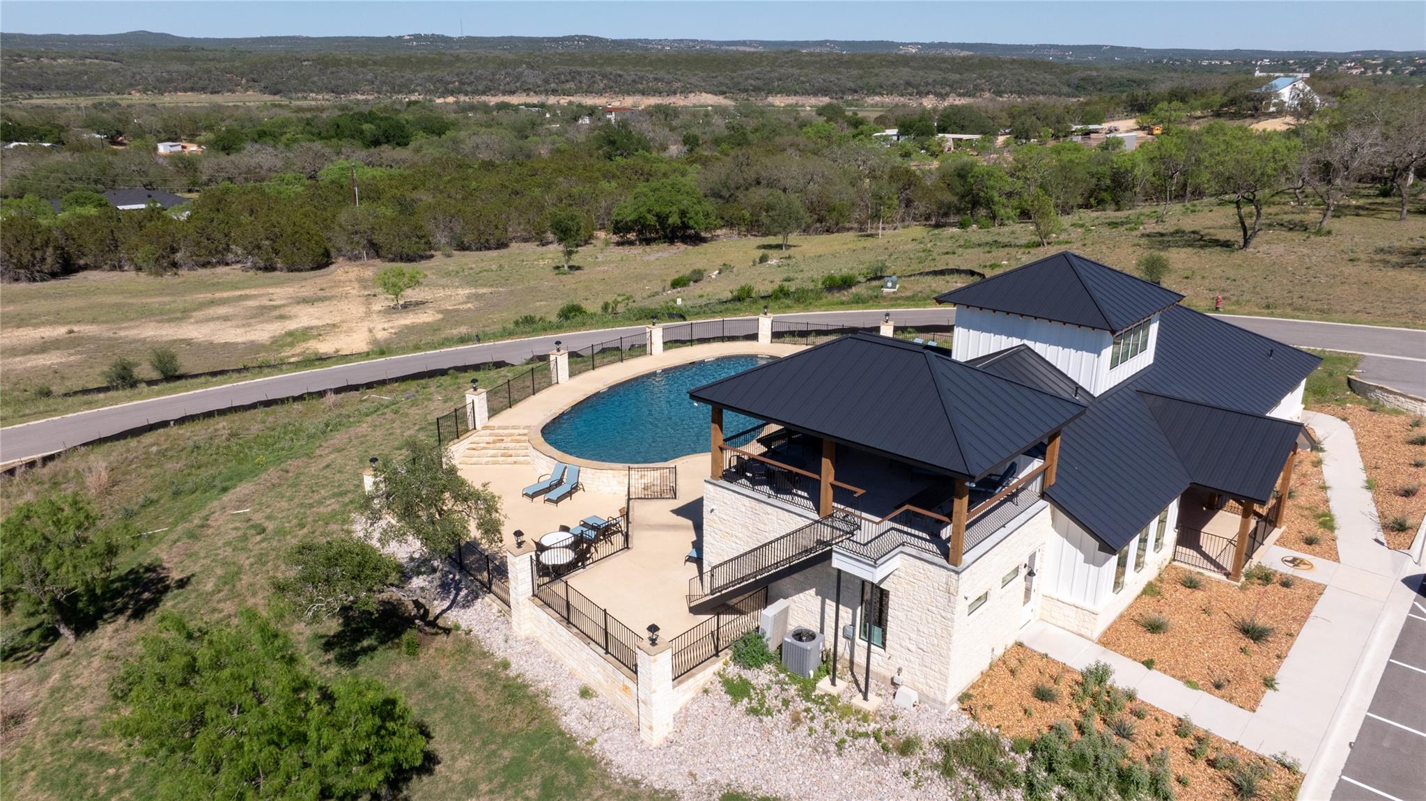 4 Creek Hollow Way, Spicewood, TX 78669