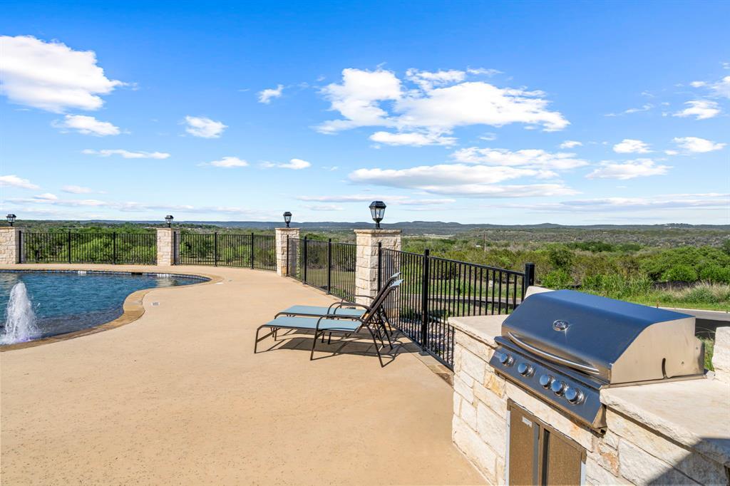 4 Creek Hollow Way, Spicewood, TX 78669