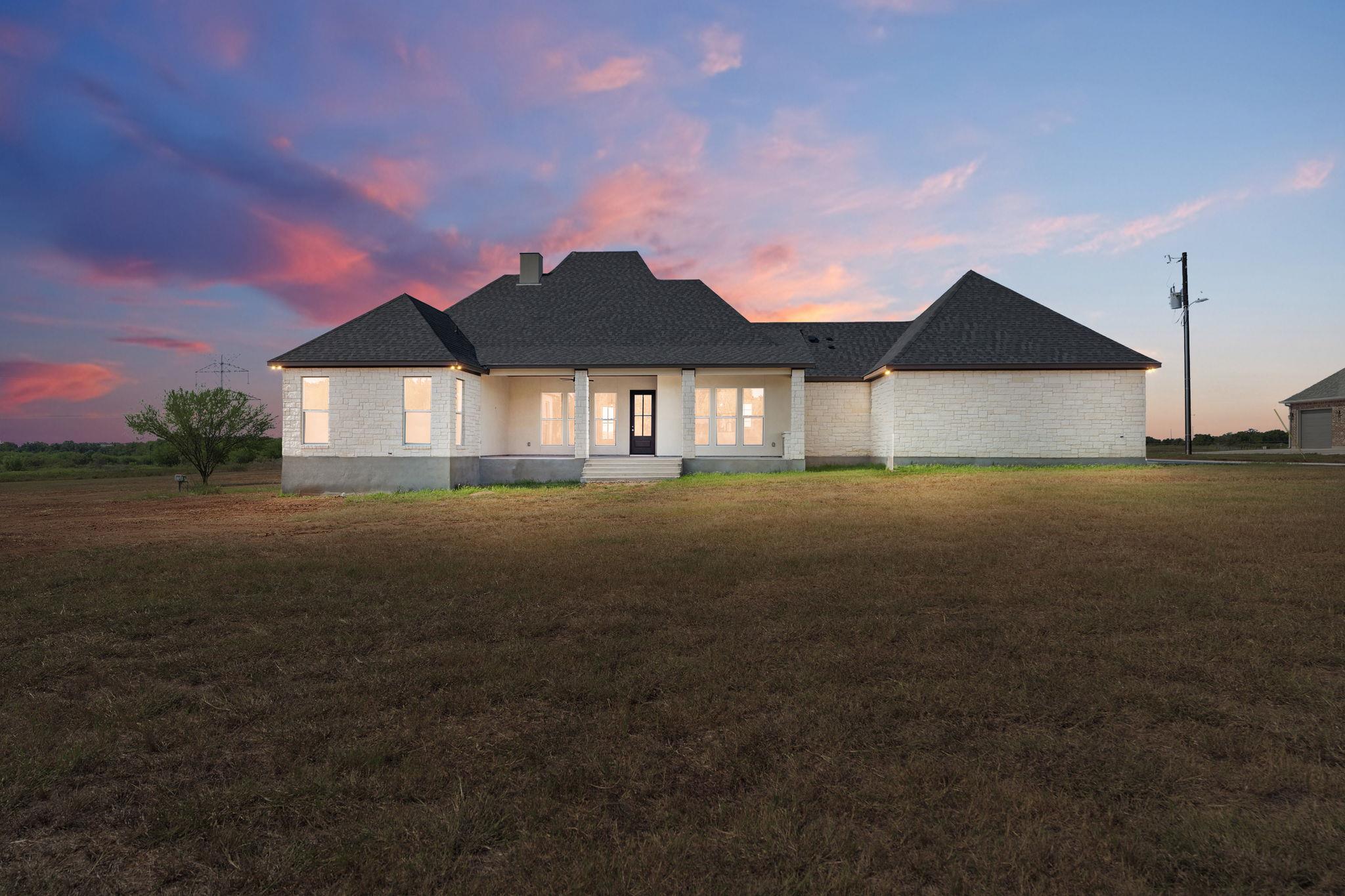 1035 Brandywine Ct, Elgin, TX 78621