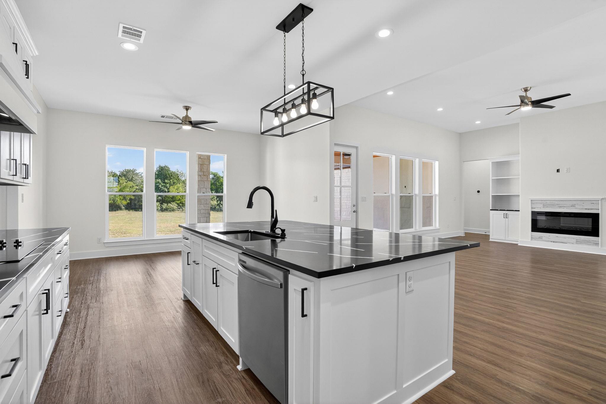 1035 Brandywine Ct, Elgin, TX 78621