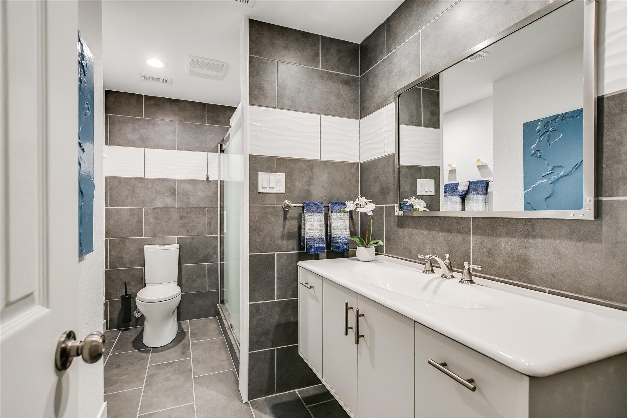 2001 Parker Ln S # 107, Austin, TX 78741