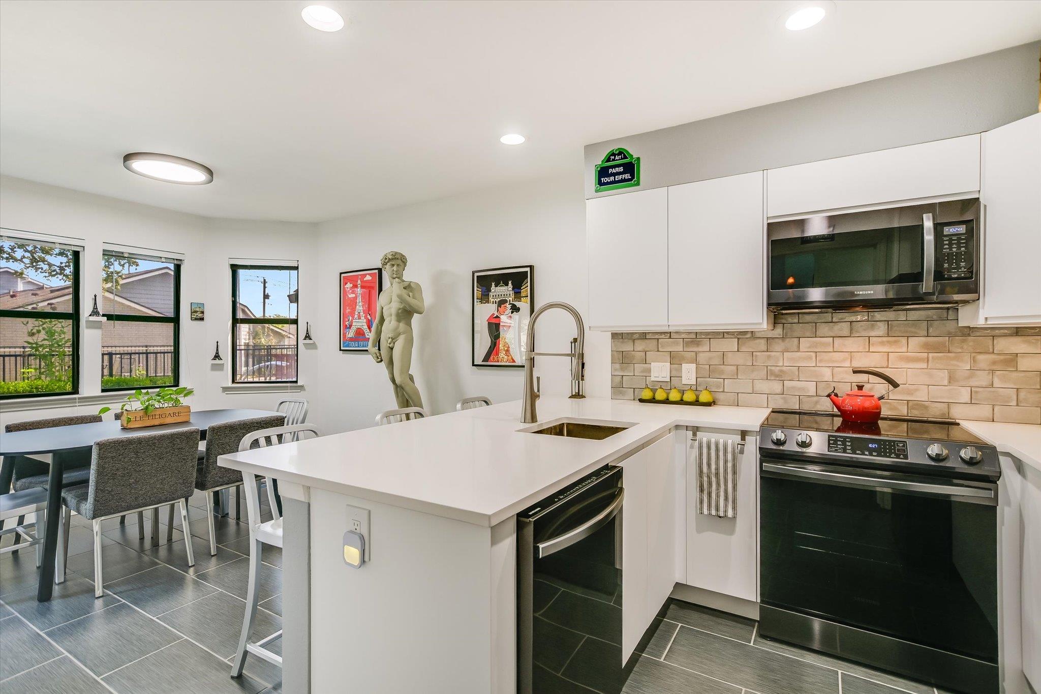 2001 Parker Ln S # 107, Austin, TX 78741