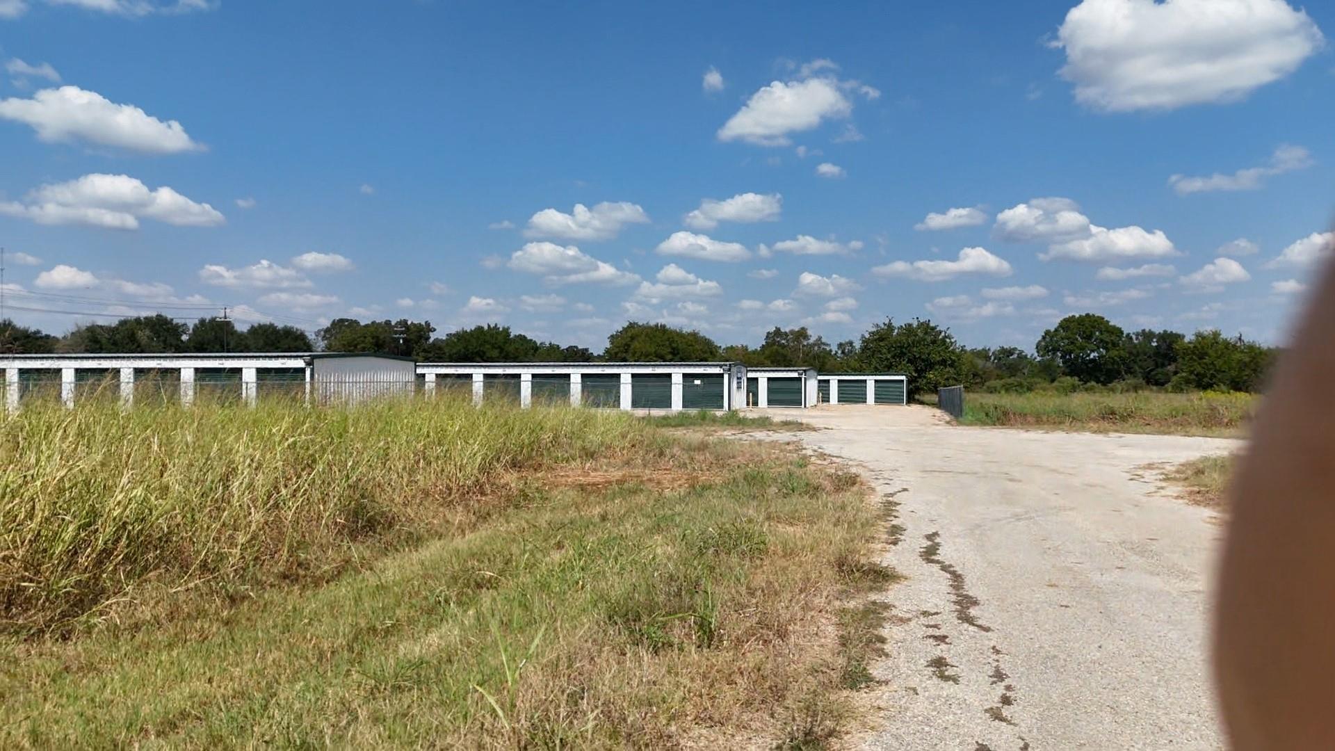 1122 Edwards Way, Lexington, TX 78947